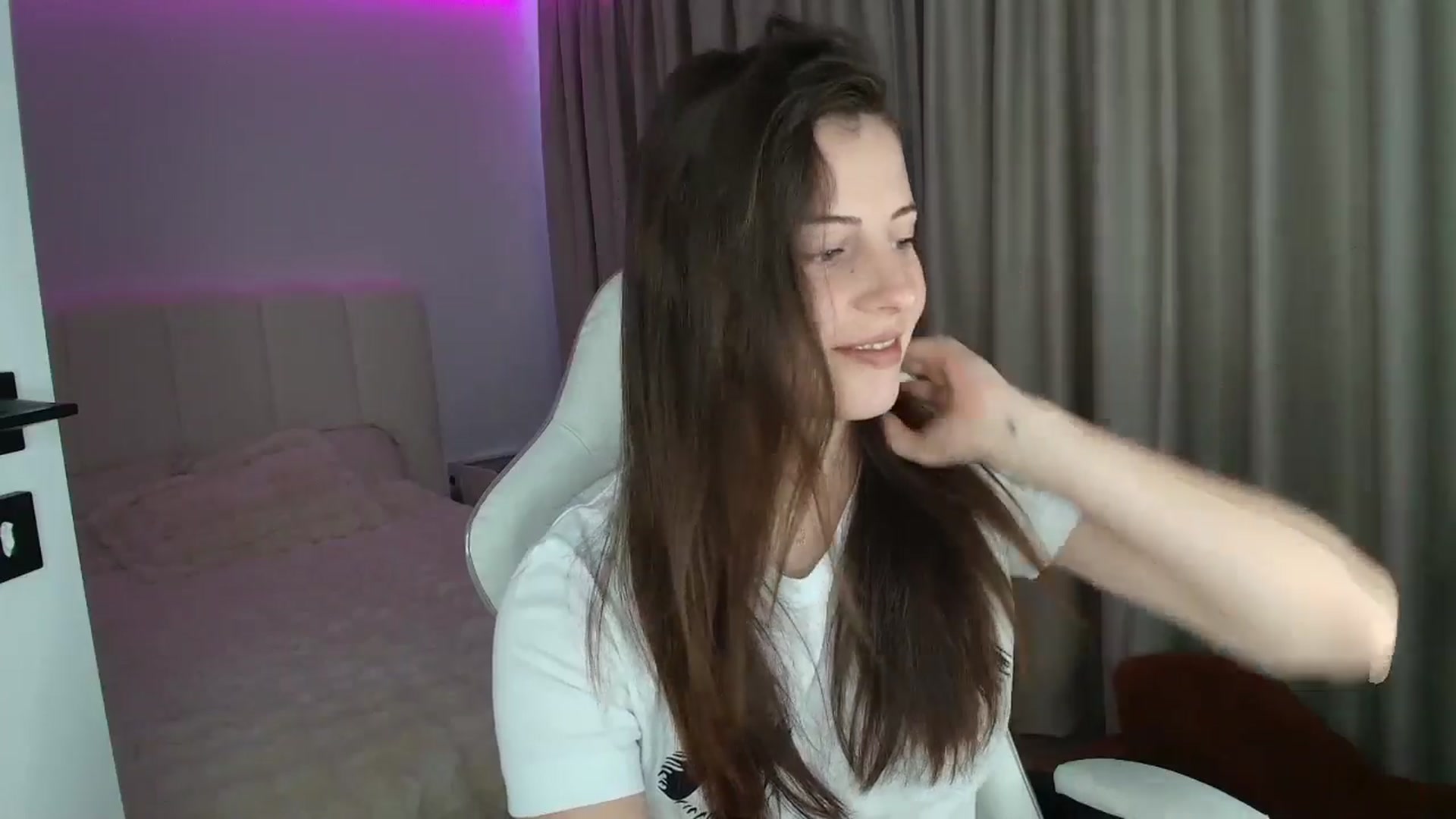 Gallery image thumbnail from AntoniaKitty's myfreecams stream on, 07/02/2025, 17:15 image 13 of 20