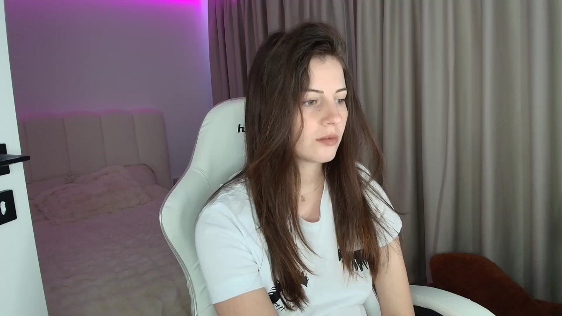 Gallery image thumbnail from AntoniaKitty's myfreecams stream on, 07/02/2025, 17:15 image 1 of 20