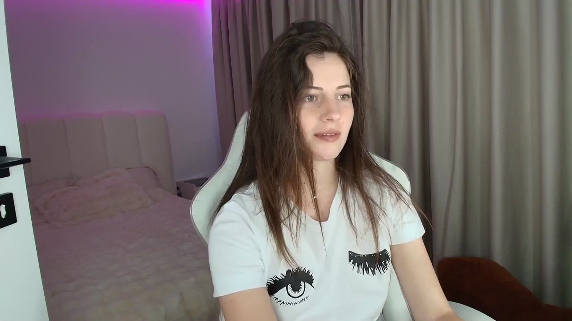 Gallery image thumbnail from AntoniaKitty's myfreecams stream on, 07/02/2025, 17:15 image 8 of 20
