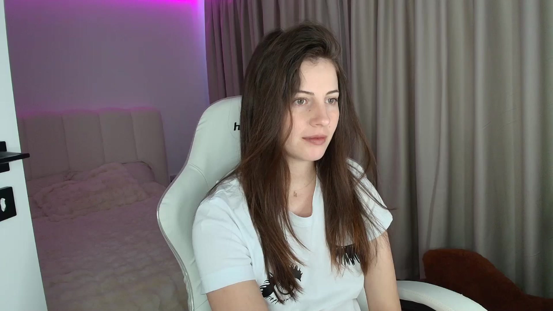 Gallery image thumbnail from AntoniaKitty's myfreecams stream on, 07/02/2025, 17:15 image 3 of 20