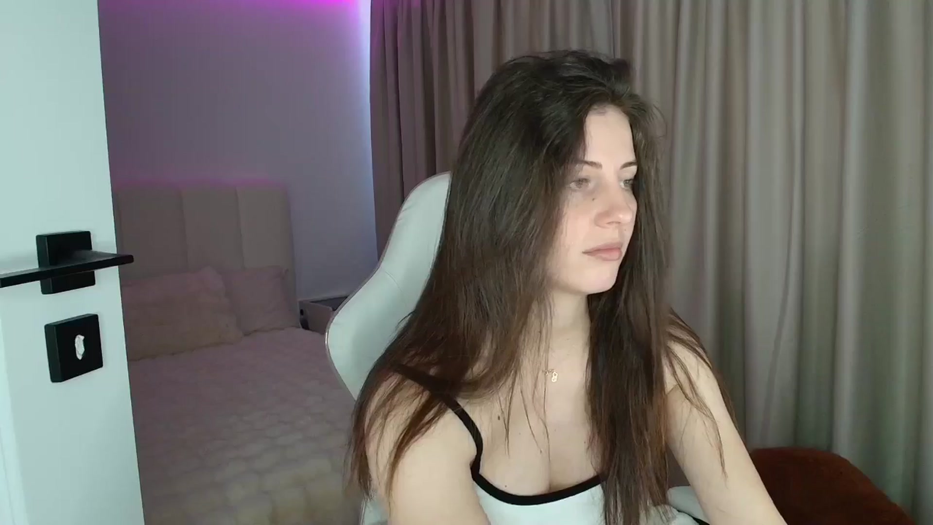 Gallery image thumbnail from AntoniaKitty's myfreecams stream on, 07/03/2025, 09:39 image 3 of 20