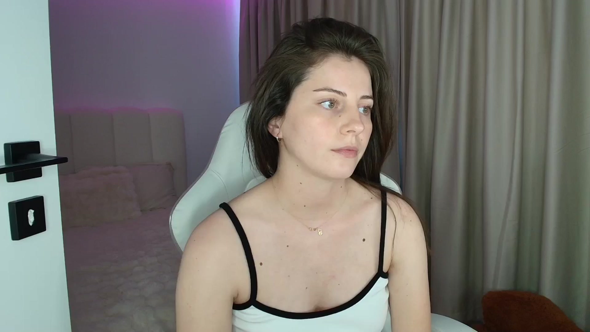 Gallery image thumbnail from AntoniaKitty's myfreecams stream on, 07/03/2025, 10:47 image 1 of 20