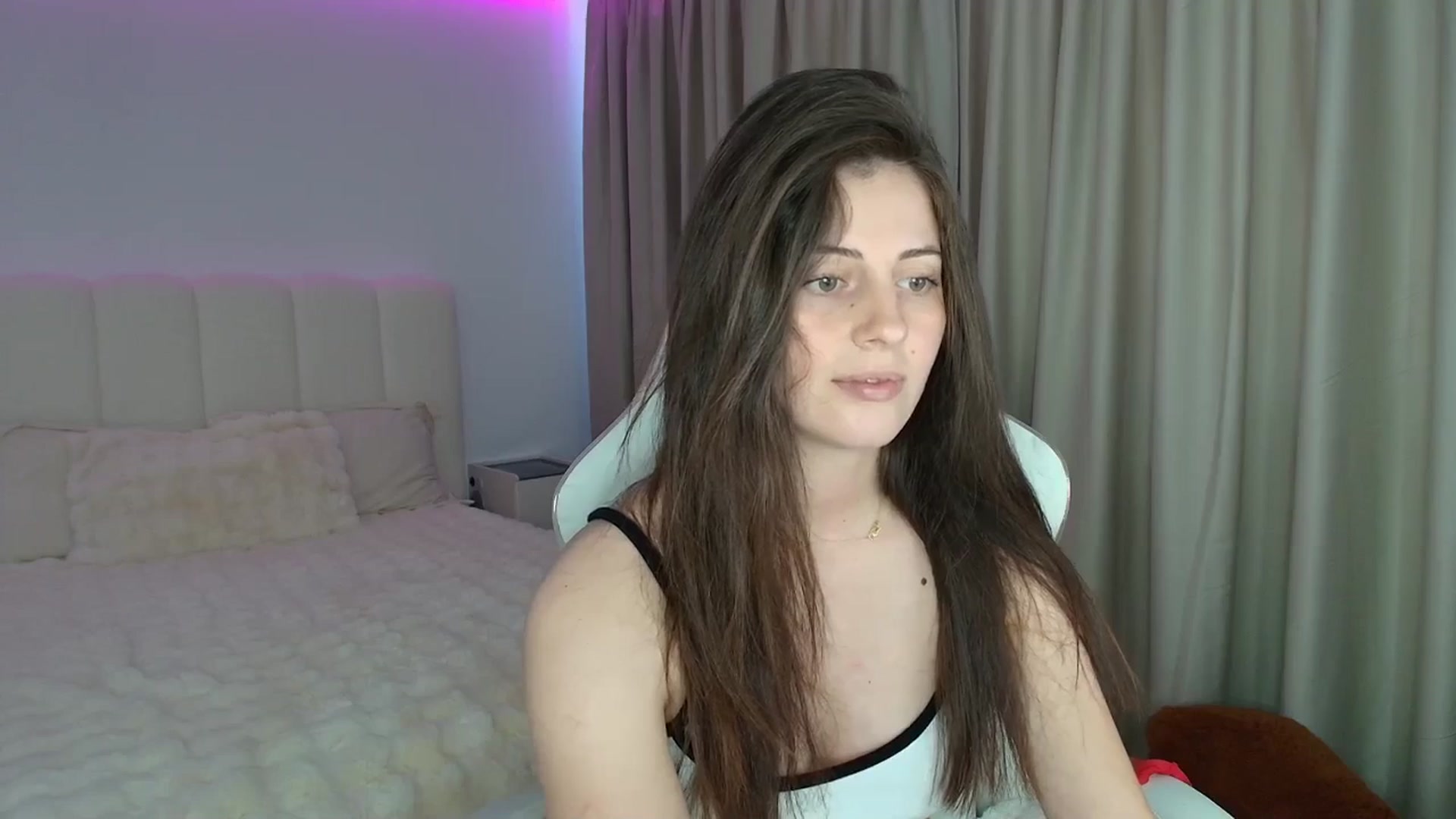 Gallery image thumbnail from AntoniaKitty's myfreecams stream on, 07/03/2025, 10:47 image 10 of 20