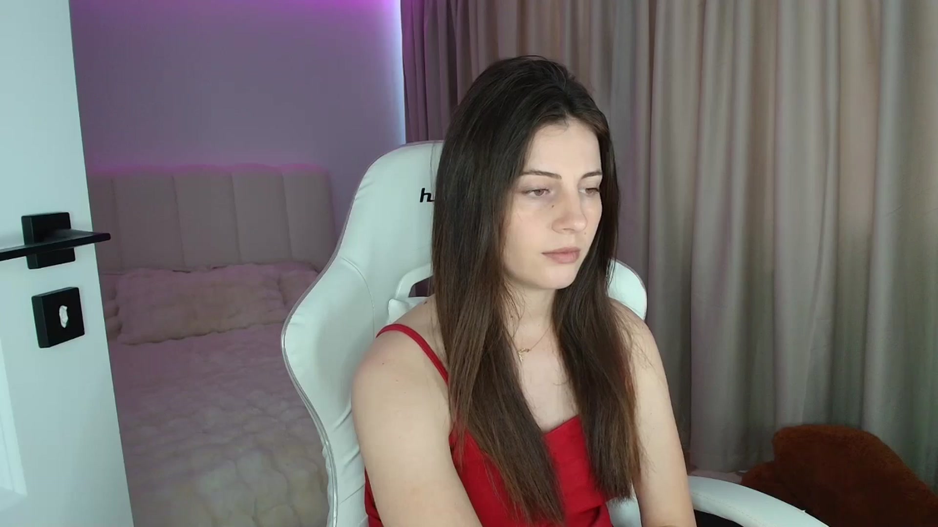 Gallery image thumbnail from AntoniaKitty's myfreecams stream on, 07/06/2025, 12:05 image 8 of 20
