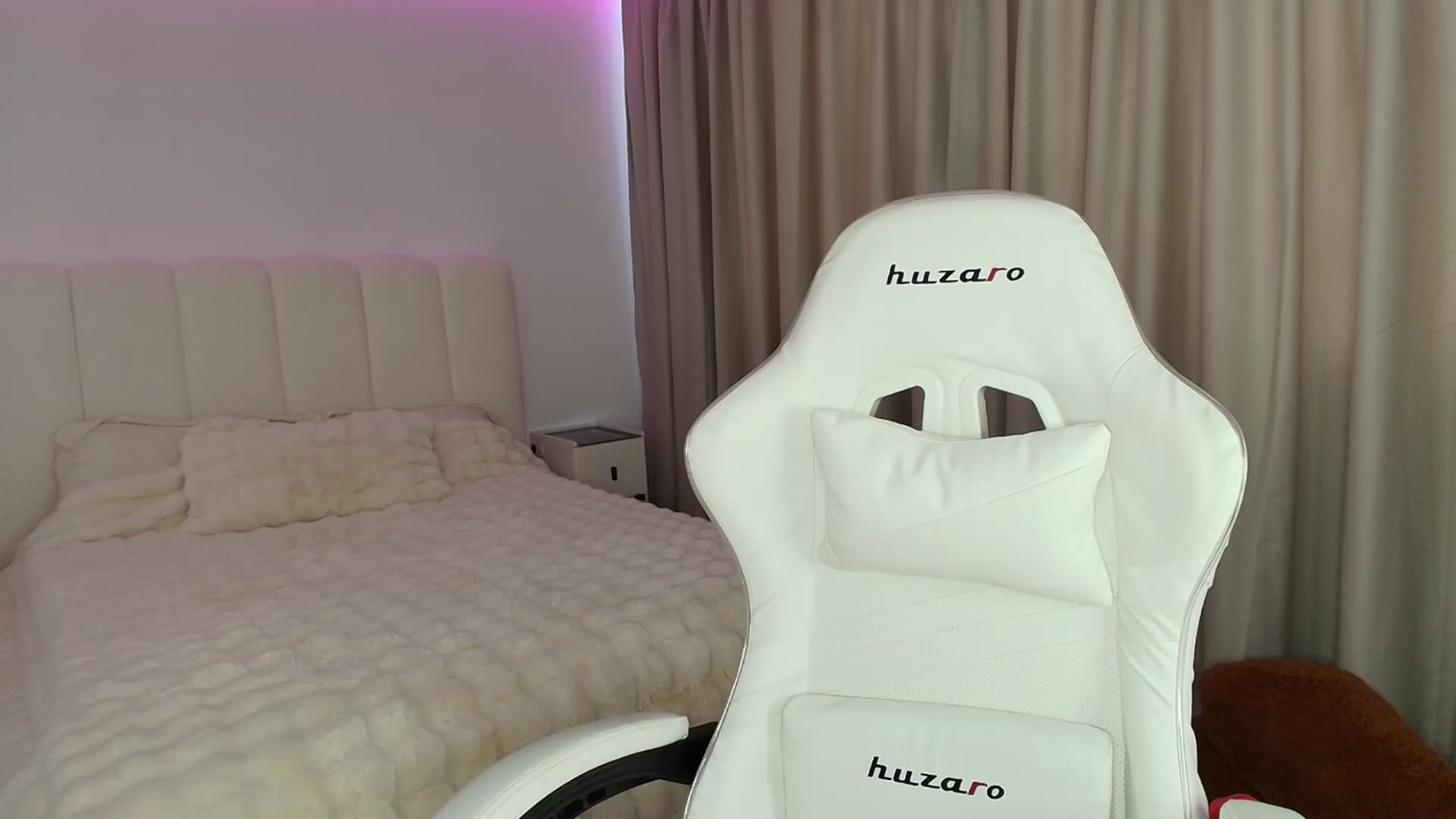 Gallery image thumbnail from AntoniaKitty's myfreecams stream on, 07/06/2025, 12:05 image 7 of 20