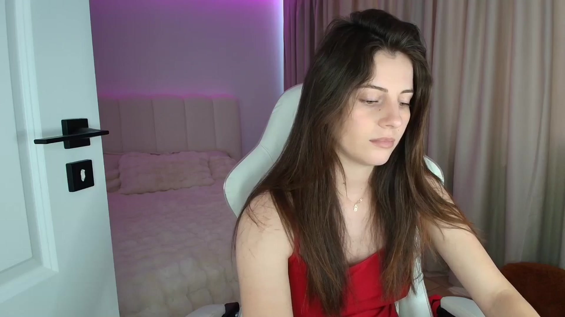 Gallery image thumbnail from AntoniaKitty's myfreecams stream on, 07/06/2025, 12:05 image 12 of 20