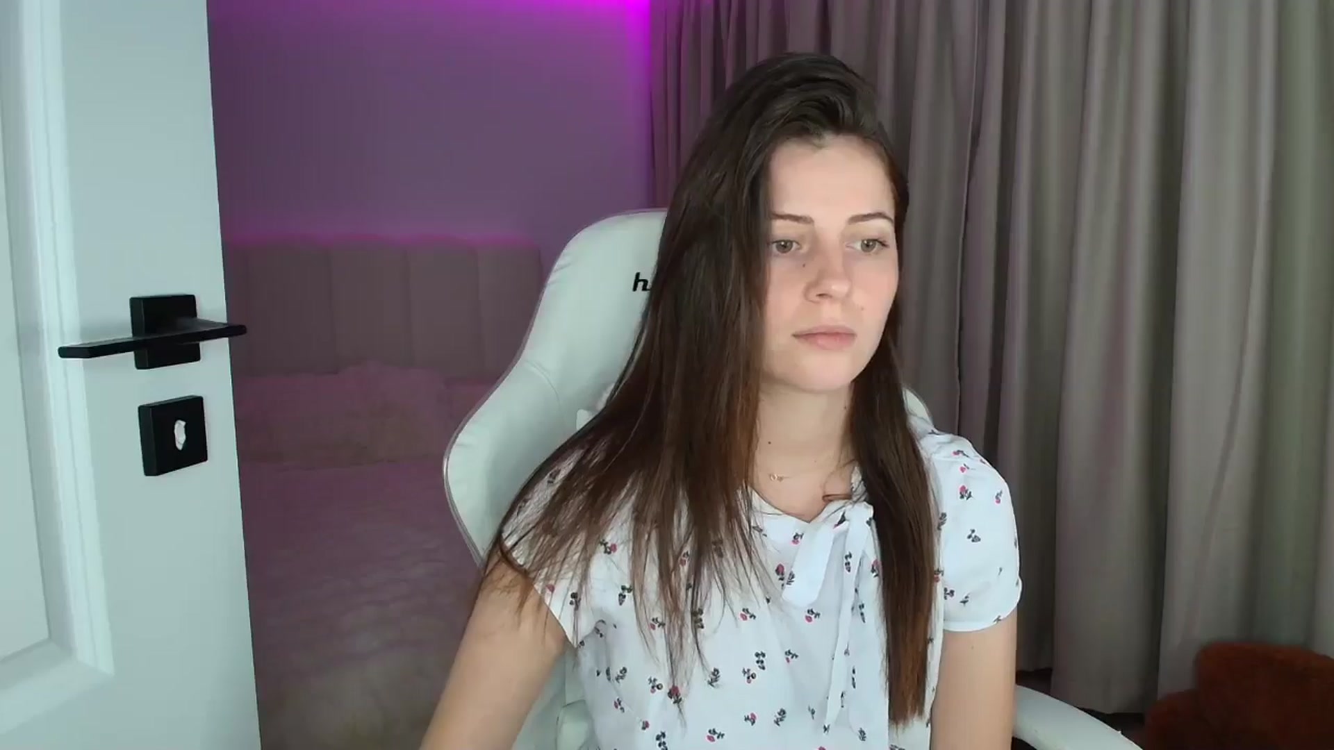 Gallery image thumbnail from AntoniaKitty's myfreecams stream on, 07/06/2025, 18:41 image 19 of 20