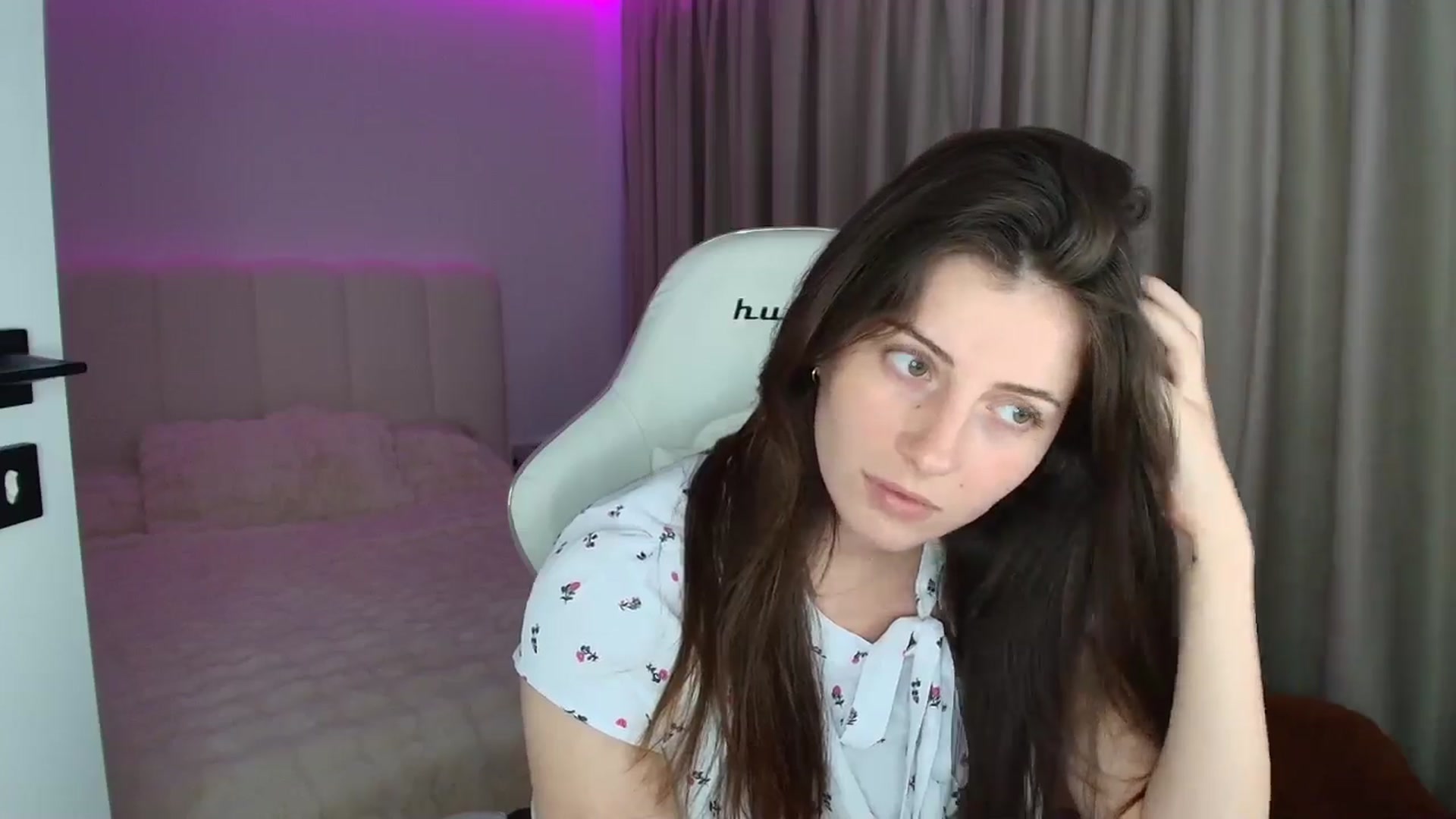Gallery image thumbnail from AntoniaKitty's myfreecams stream on, 07/06/2025, 18:41 image 9 of 20