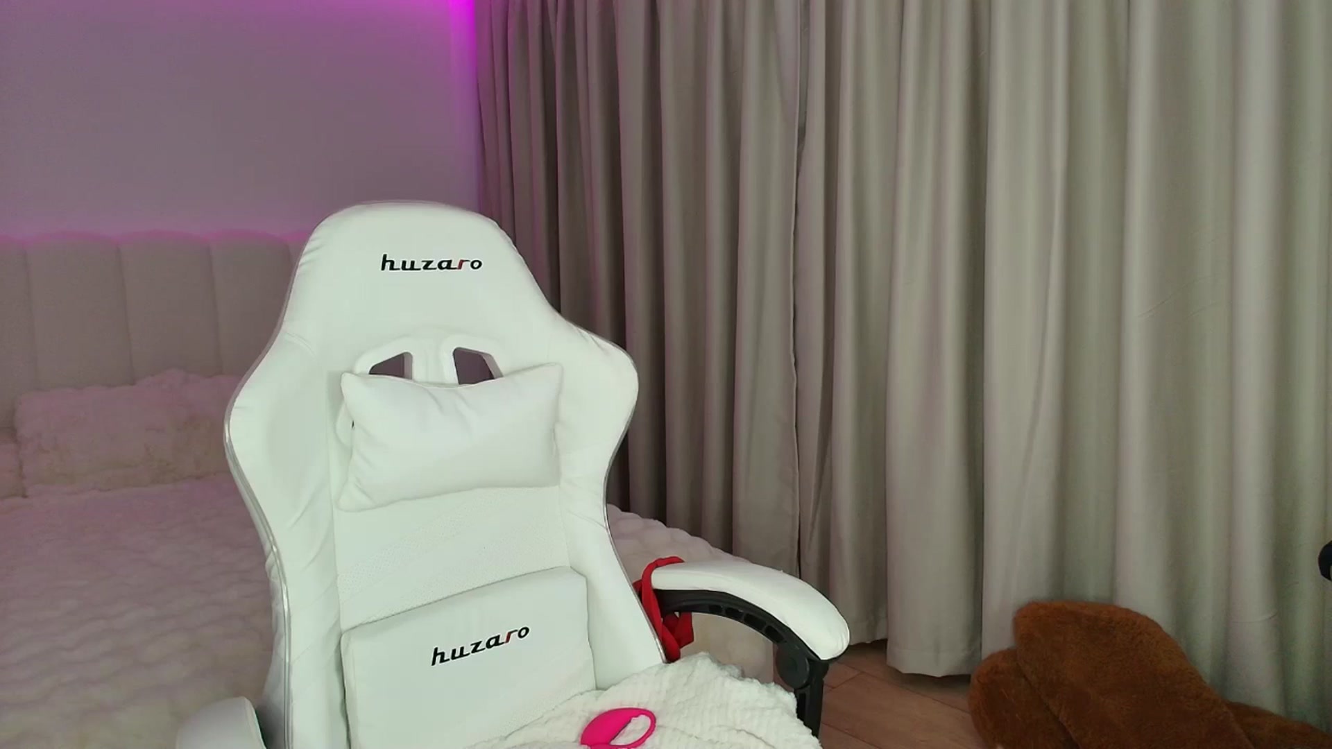 Gallery image thumbnail from AntoniaKitty's myfreecams stream on, 07/06/2025, 18:41 image 20 of 20