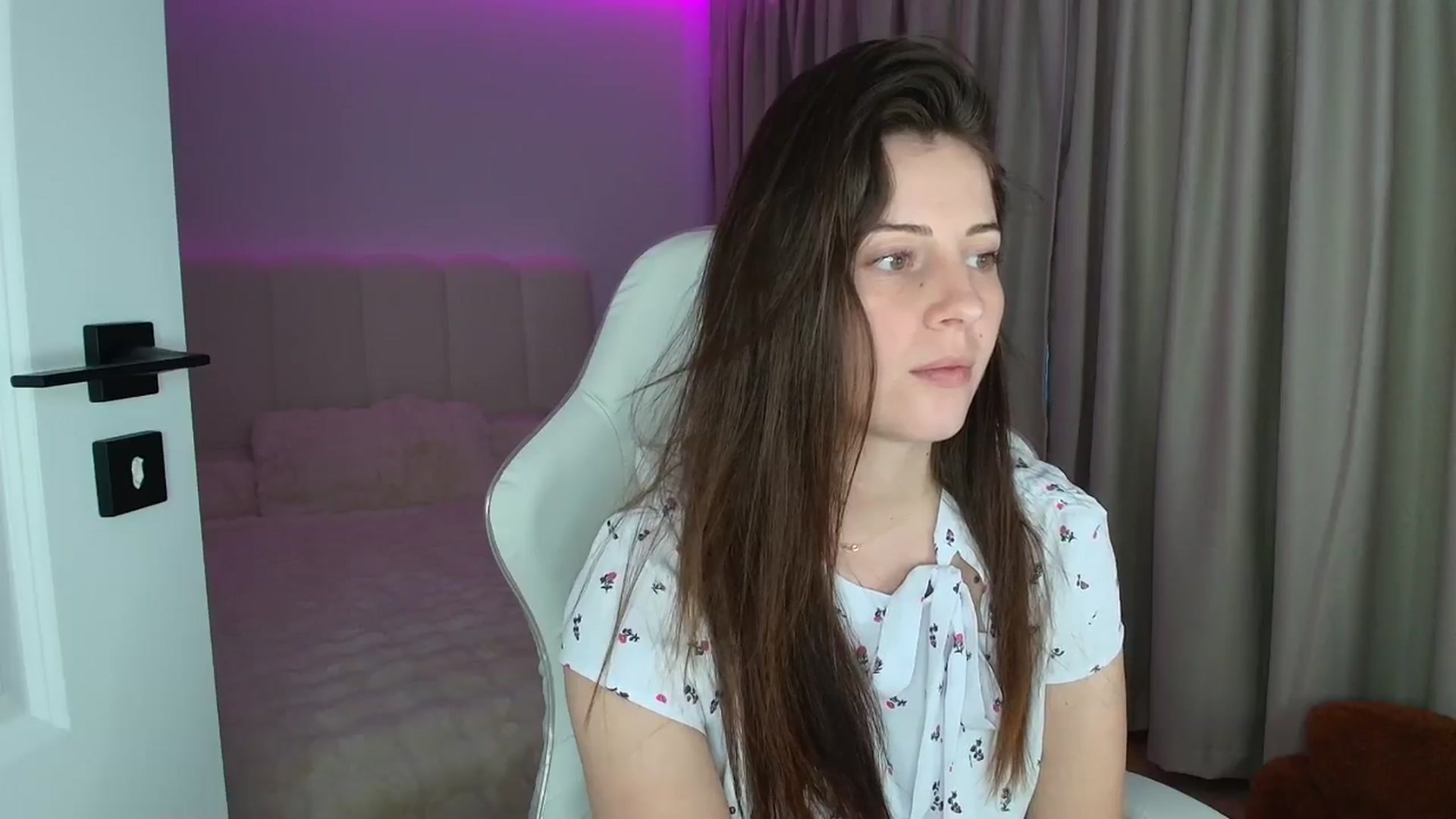 Gallery image thumbnail from AntoniaKitty's myfreecams stream on, 07/06/2025, 18:41 image 13 of 20