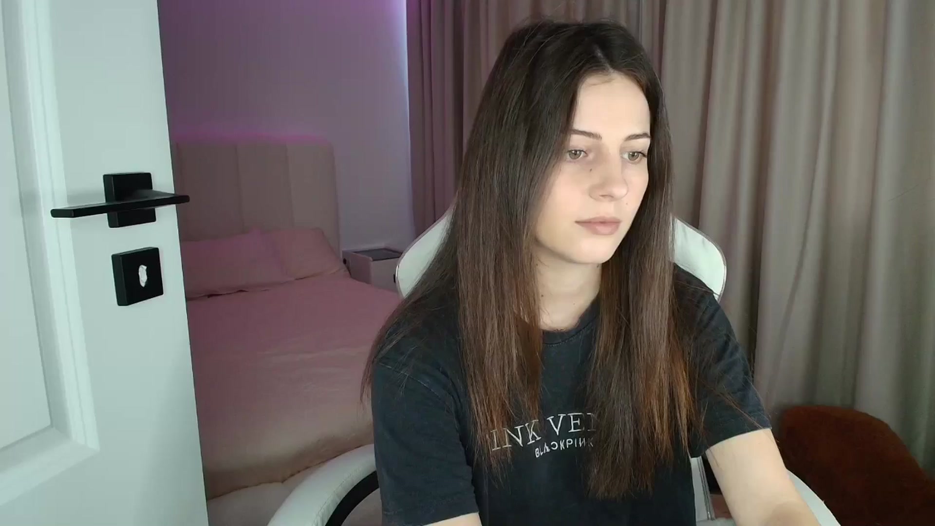 Gallery image thumbnail from AntoniaKitty's myfreecams stream on, 07/08/2025, 10:35 image 6 of 20