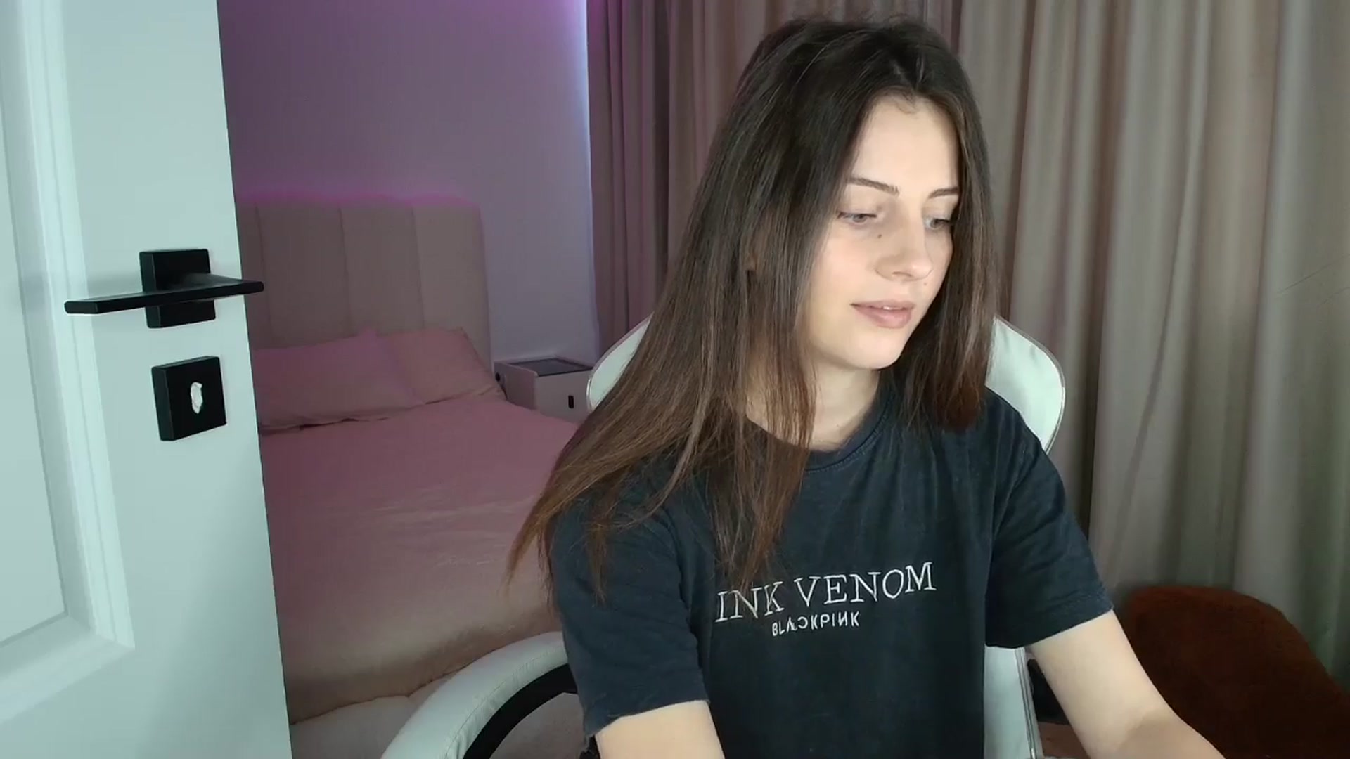 Gallery image thumbnail from AntoniaKitty's myfreecams stream on, 07/08/2025, 10:35 image 4 of 20