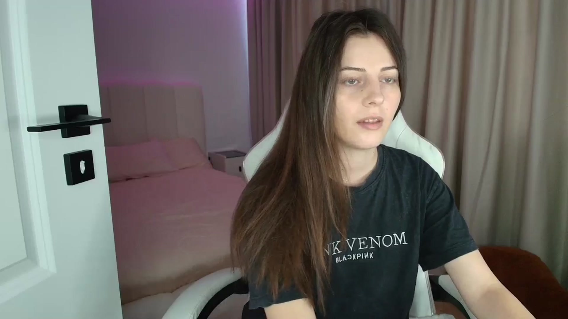 Gallery image thumbnail from AntoniaKitty's myfreecams stream on, 07/08/2025, 10:35 image 2 of 20