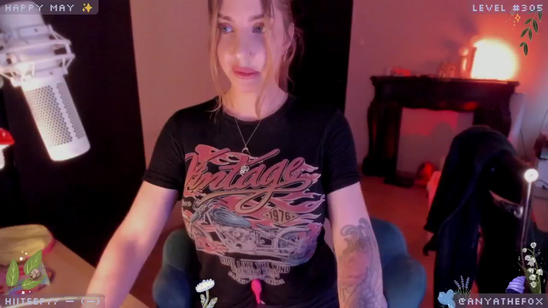 Gallery image thumbnail from AnyaFox's myfreecams stream on, 05/17/2024, 08:19 image 1 of 20