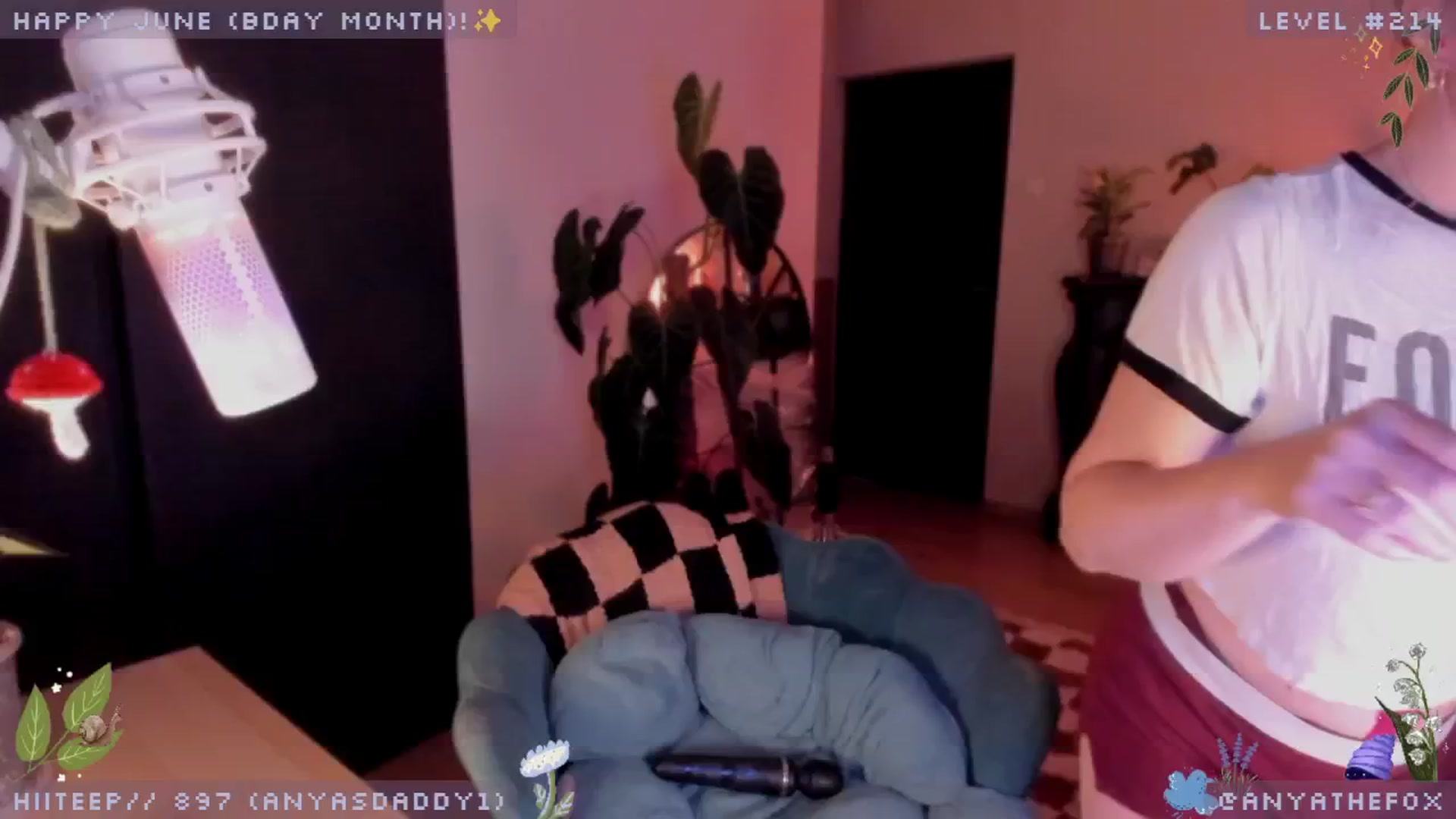 Gallery image thumbnail from AnyaFox's myfreecams stream on, 06/30/2024, 08:19 image 5 of 20