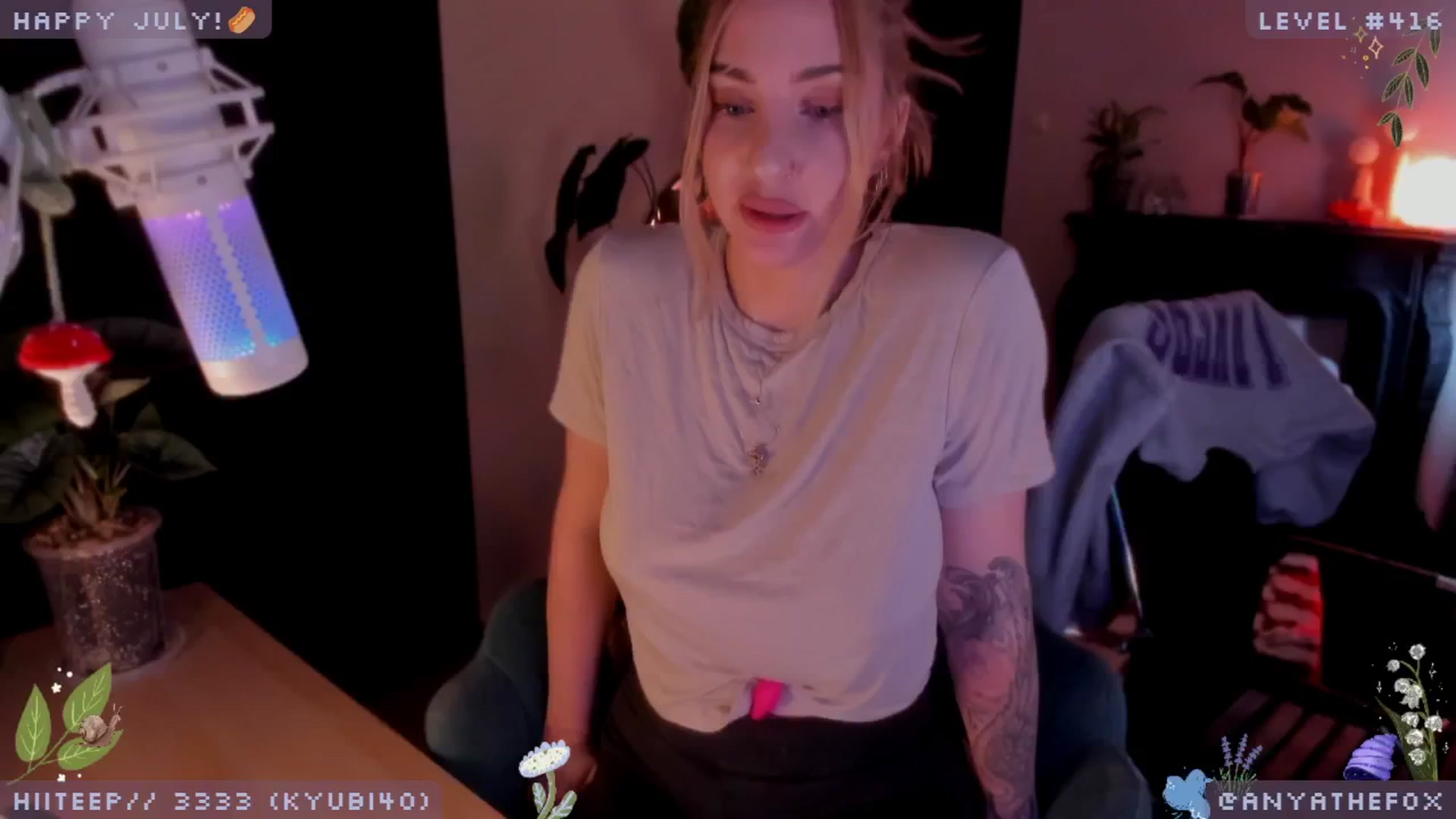 Gallery image thumbnail from AnyaFox's myfreecams stream on, 07/04/2024, 08:08 image 7 of 20