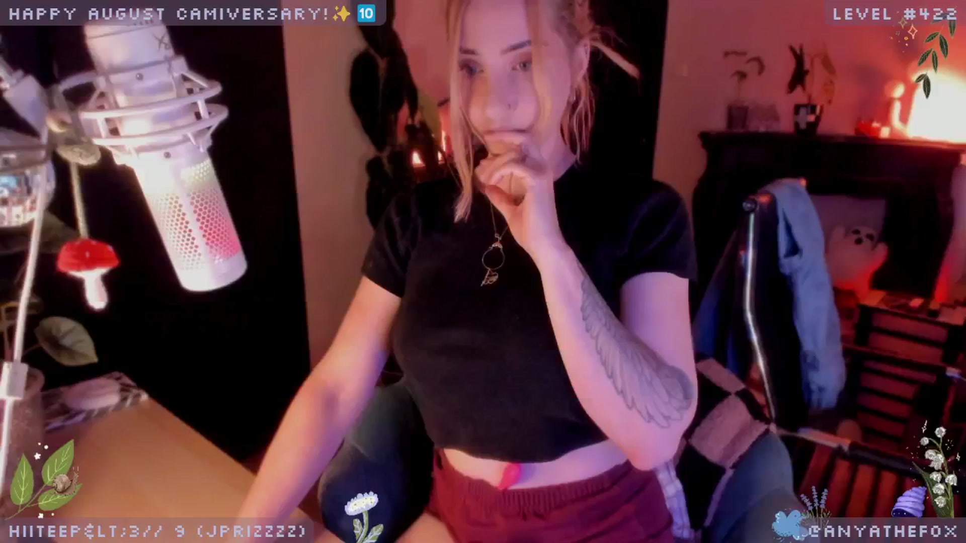 Gallery image thumbnail from AnyaFox's myfreecams stream on, 08/19/2024, 05:43 image 11 of 20