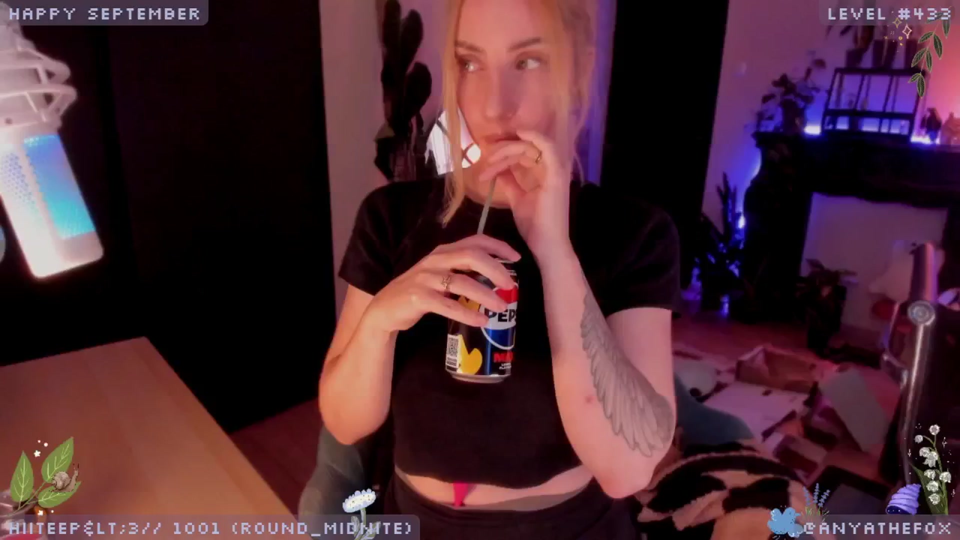 Gallery image thumbnail from AnyaFox's myfreecams stream on, 09/21/2024, 08:12 image 2 of 20