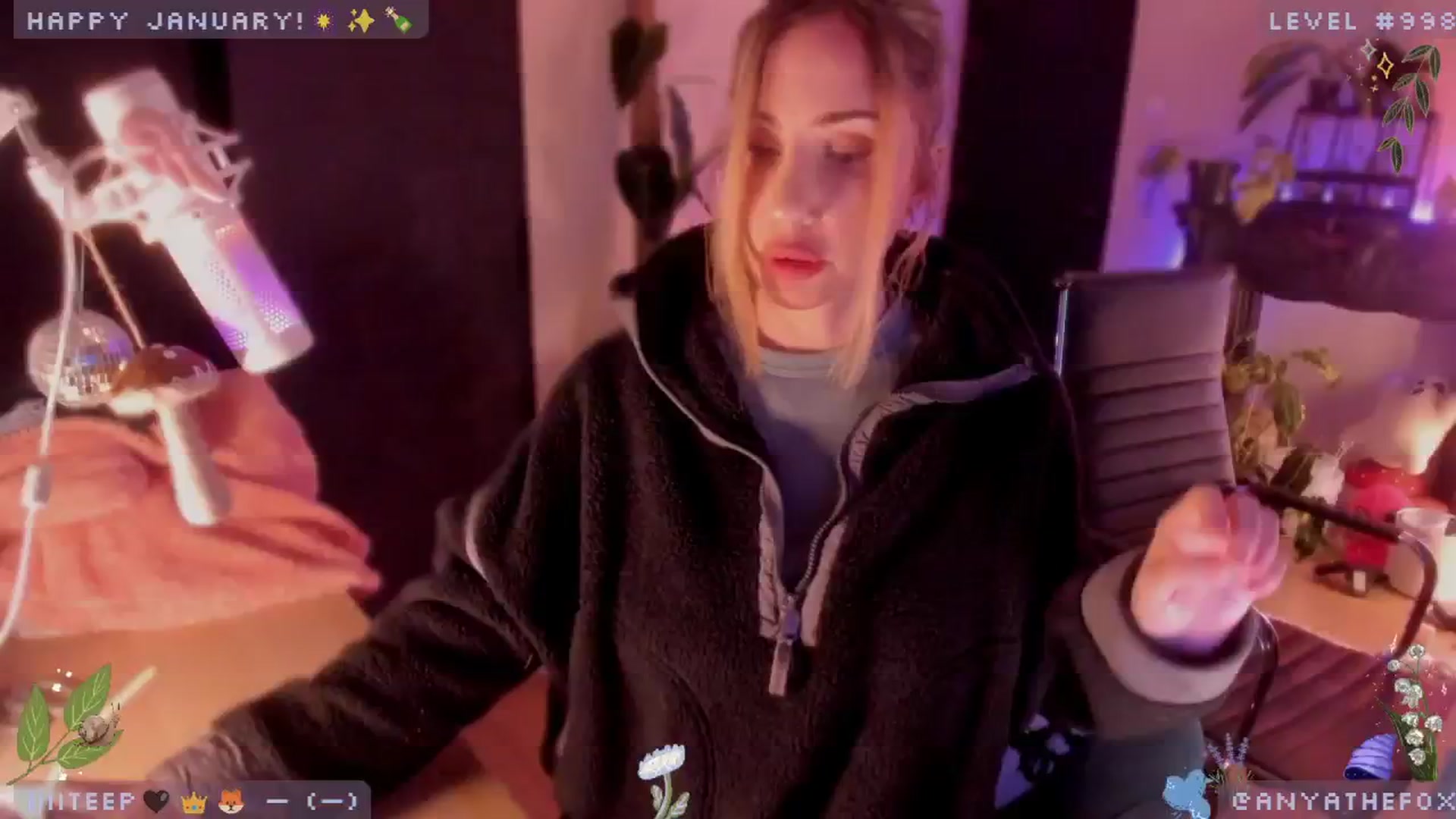 Gallery image thumbnail from AnyaFox's myfreecams stream on, 01/21/2025, 08:38 image 1 of 20