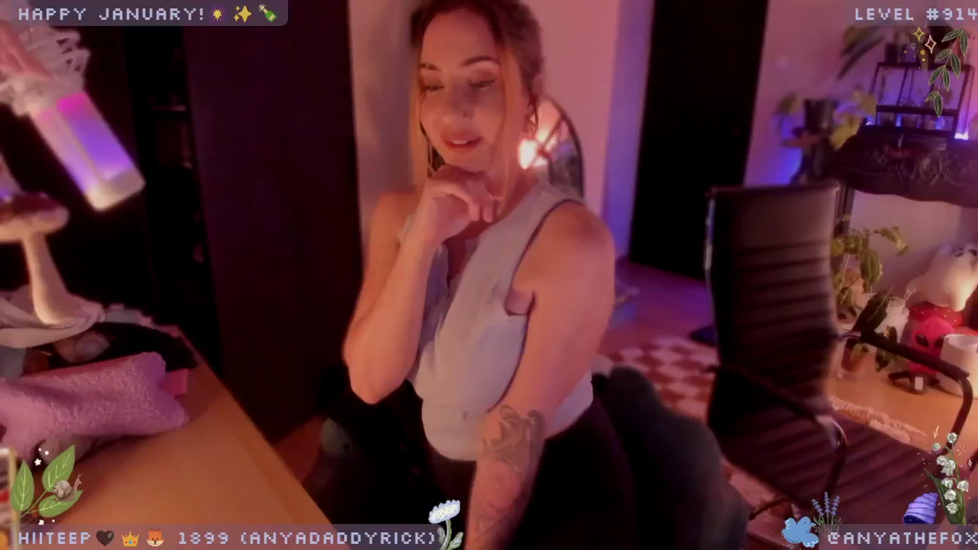 Gallery image thumbnail from AnyaFox's myfreecams stream on, 01/23/2025, 08:51 image 11 of 20