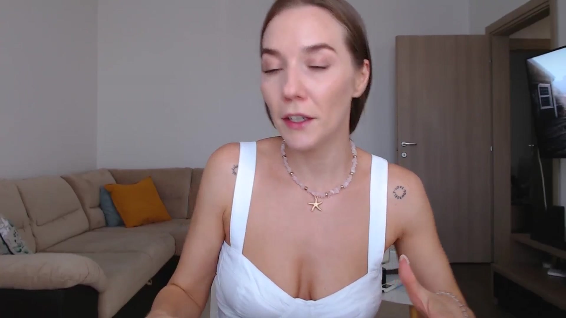 Gallery image thumbnail from AnyaHott's myfreecams stream on, 09/16/2025, 10:37 image 9 of 20
