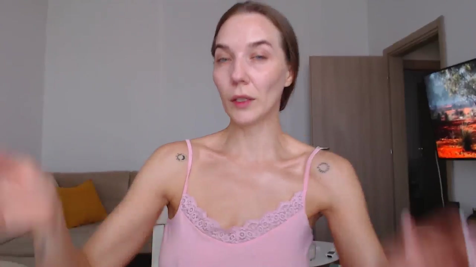 Gallery image thumbnail from AnyaHott's myfreecams stream on, 09/16/2025, 12:13 image 15 of 20