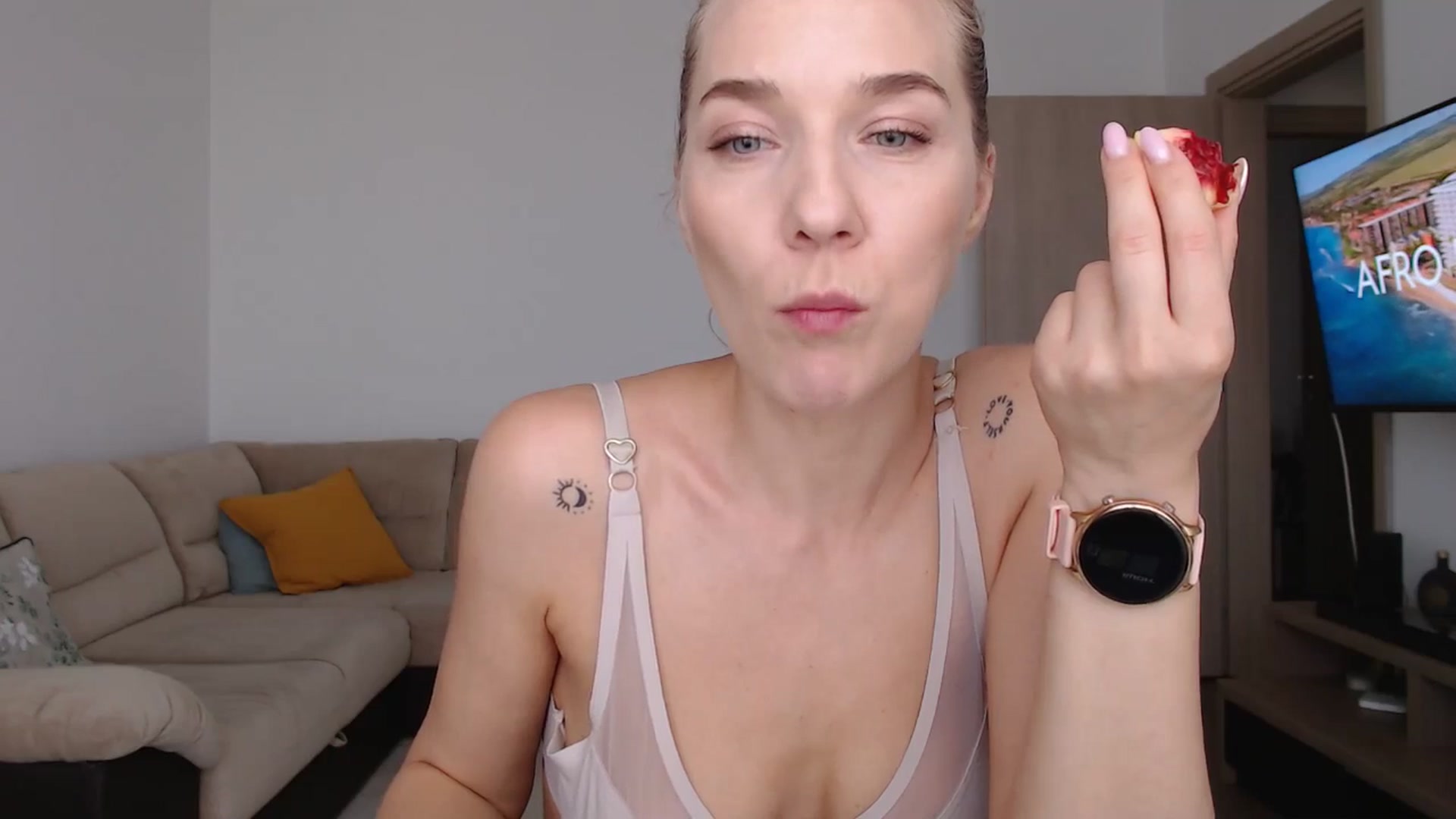 Gallery image thumbnail from AnyaHott's myfreecams stream on, 09/18/2025, 11:54 image 7 of 20