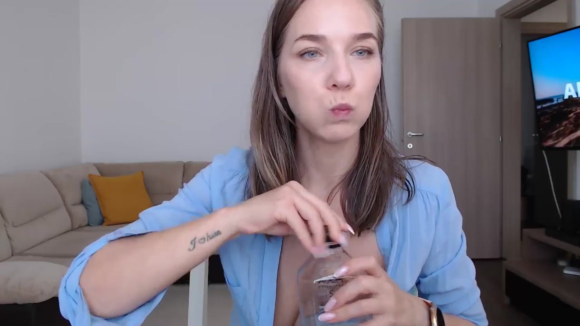Gallery image thumbnail from AnyaHott's myfreecams stream on, 09/19/2025, 10:03 image 9 of 20