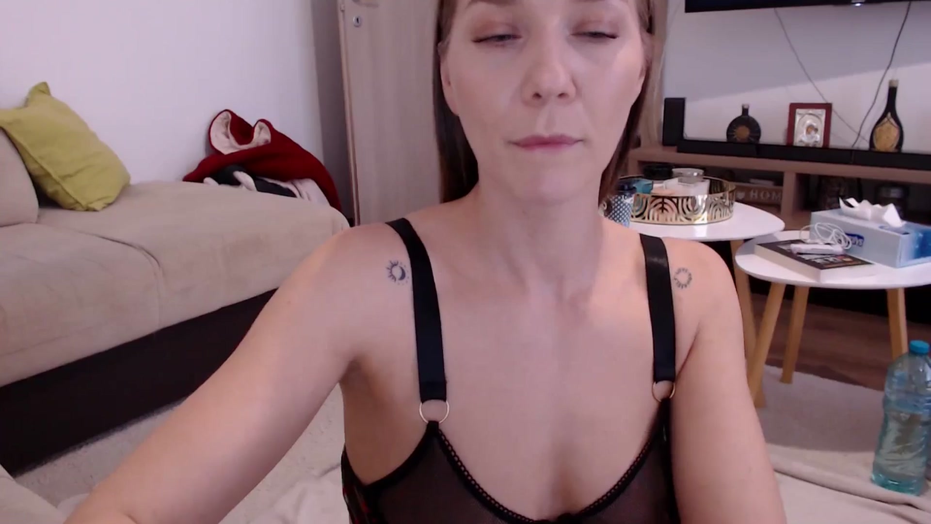 Gallery image thumbnail from AnyaHott's myfreecams stream on, 11/04/2025, 09:16 image 15 of 20
