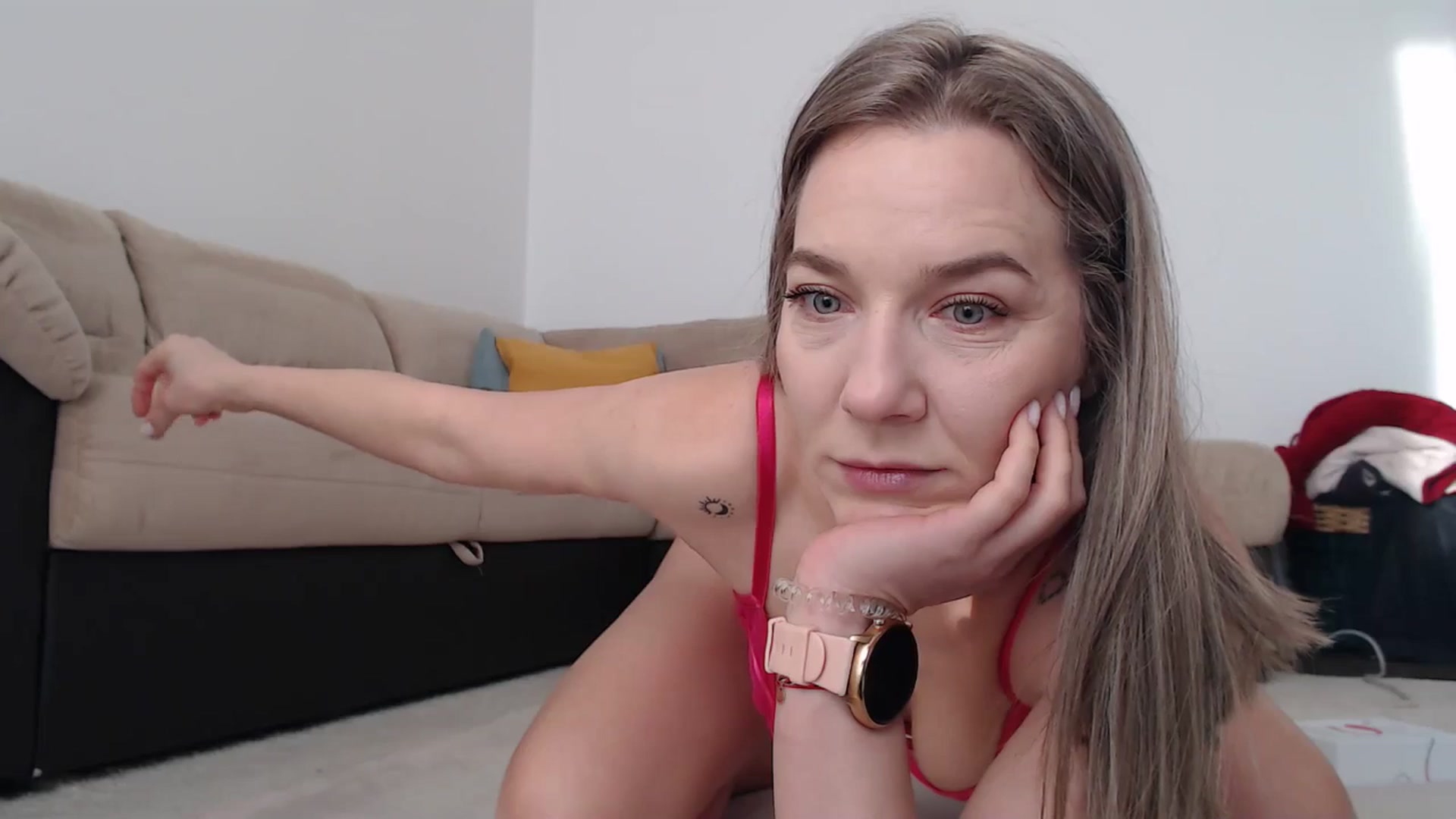 Gallery image thumbnail from AnyaHott's myfreecams stream on, 12/19/2025, 07:07 image 16 of 20