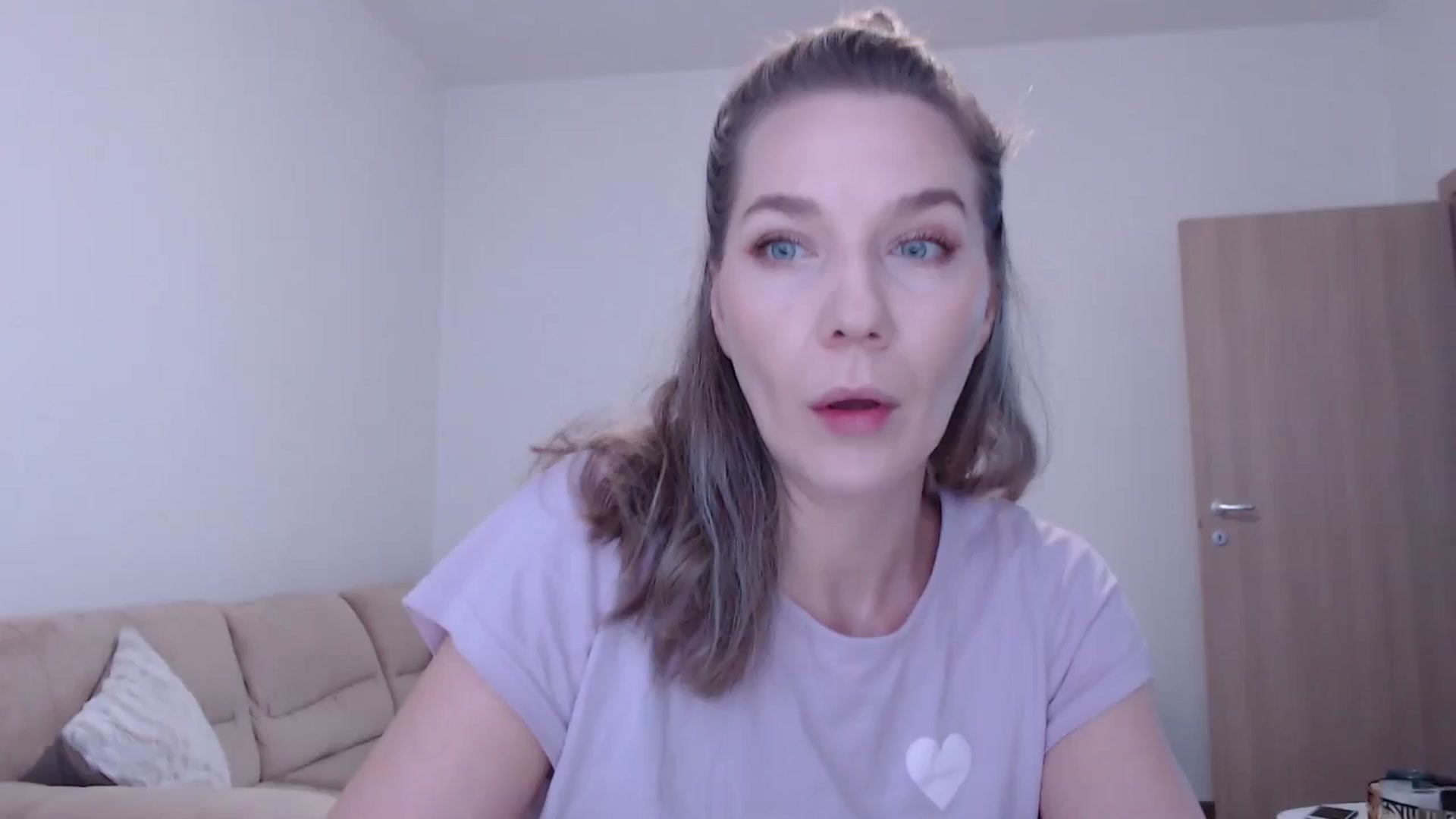 Gallery image thumbnail from AnyaHott's myfreecams stream on, 01/07/2026, 08:27 image 1 of 20