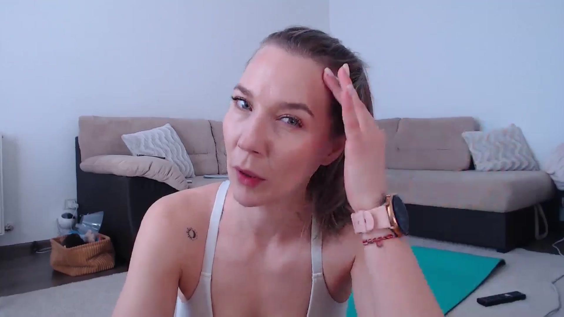 Gallery image thumbnail from AnyaHott's myfreecams stream on, 01/09/2026, 09:04 image 14 of 20