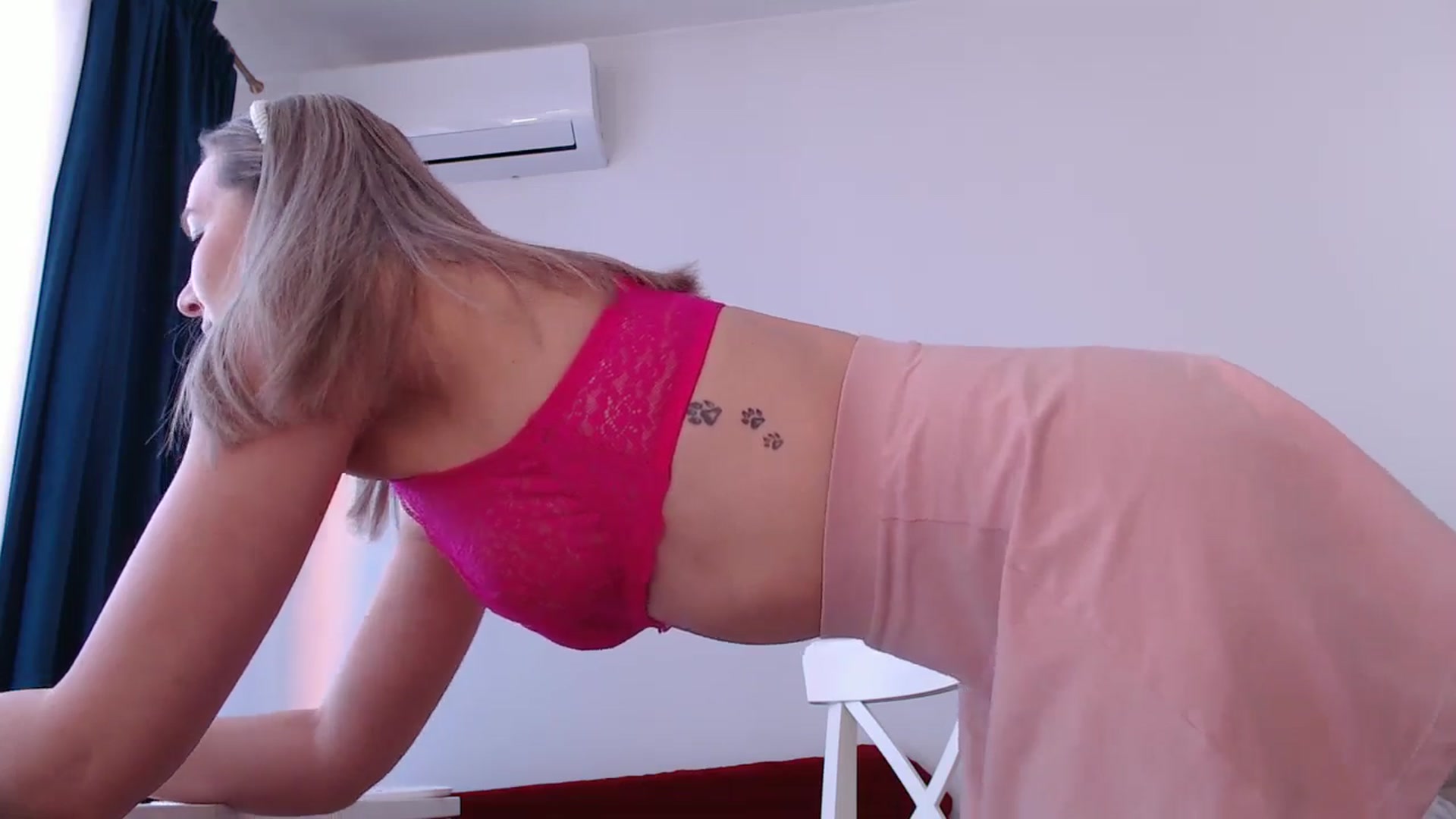 Gallery image thumbnail from AnyaHott's myfreecams stream on, 01/12/2026, 10:19 image 3 of 20