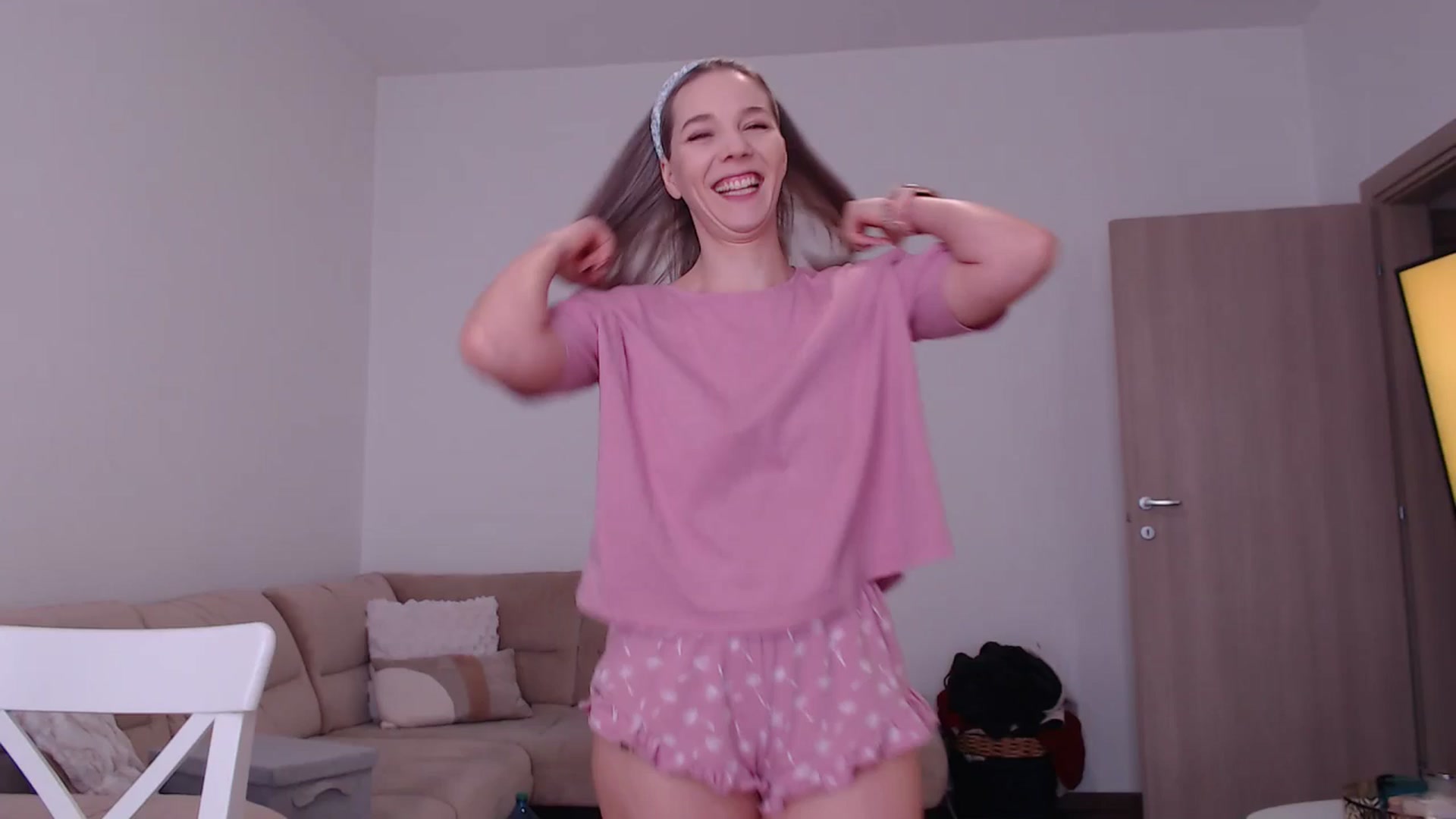 Gallery image thumbnail from AnyaHott's myfreecams stream on, 01/15/2026, 07:28 image 1 of 20