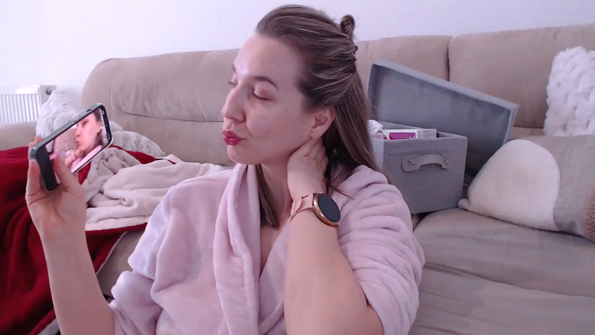 Gallery image thumbnail from AnyaHott's myfreecams stream on, 01/16/2026, 08:28 image 17 of 20