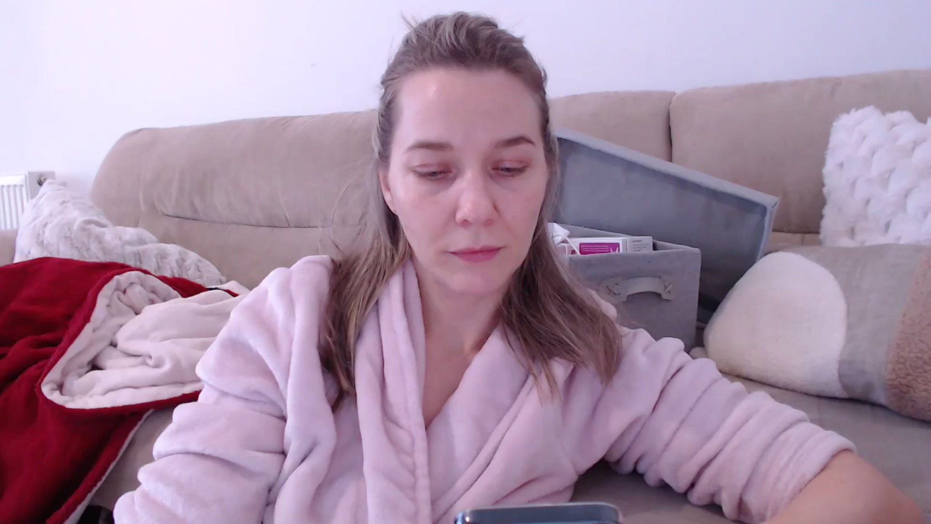 Gallery image thumbnail from AnyaHott's myfreecams stream on, 01/16/2026, 08:28 image 10 of 20
