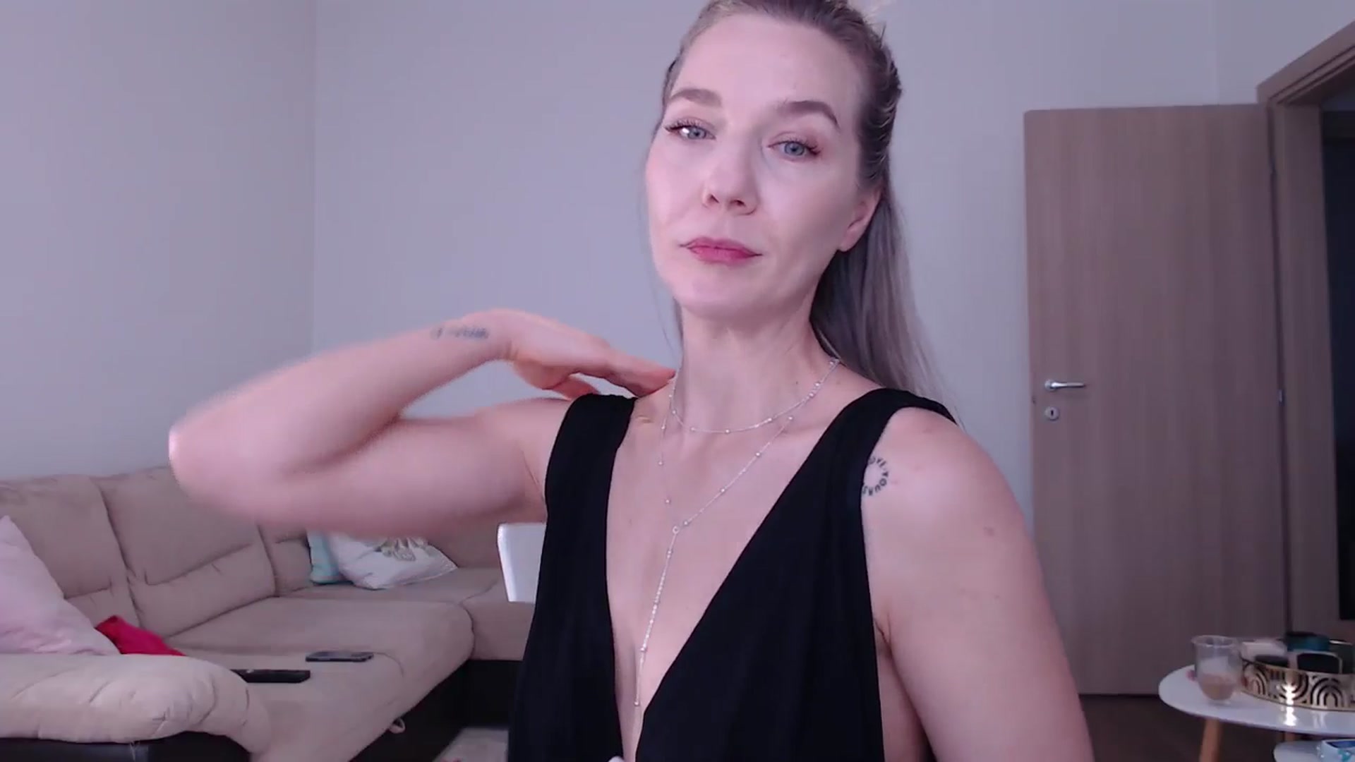 Gallery image thumbnail from AnyaHott's myfreecams stream on, 01/21/2026, 07:53 image 17 of 20