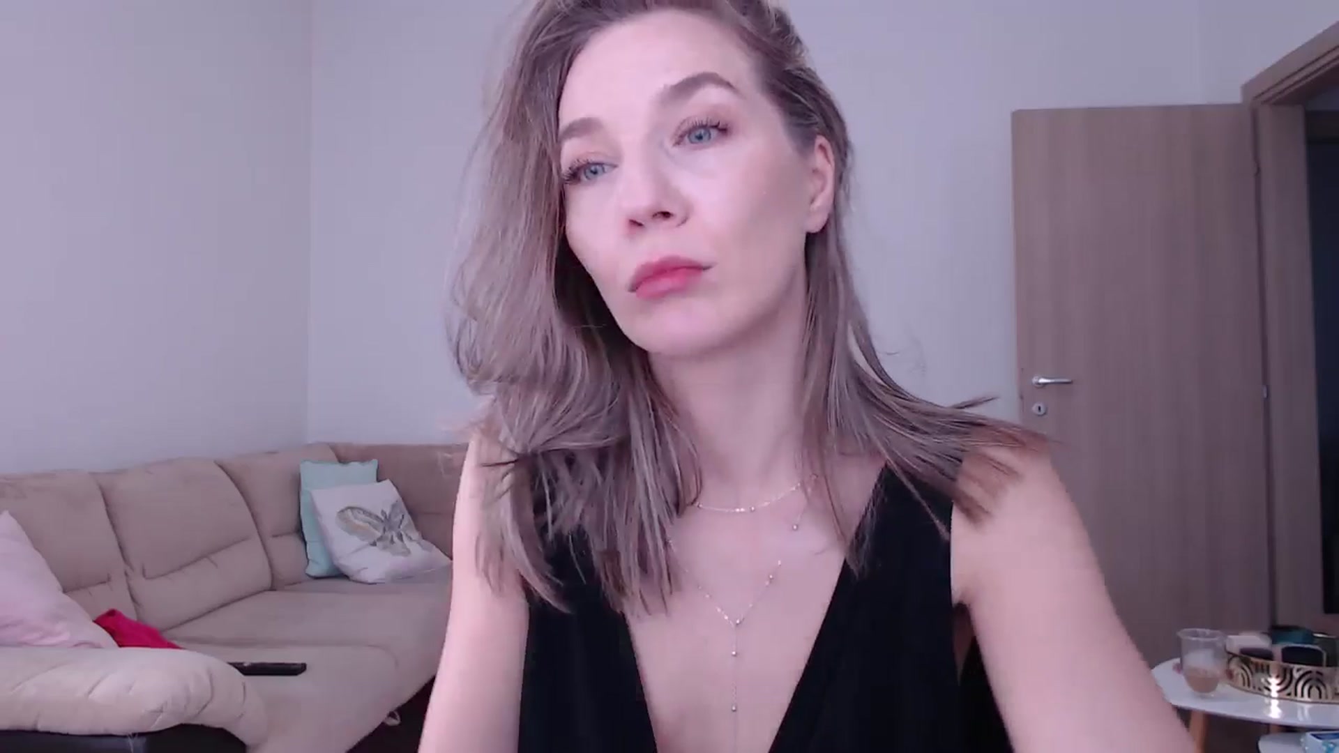 Gallery image thumbnail from AnyaHott's myfreecams stream on, 01/21/2026, 07:53 image 18 of 20