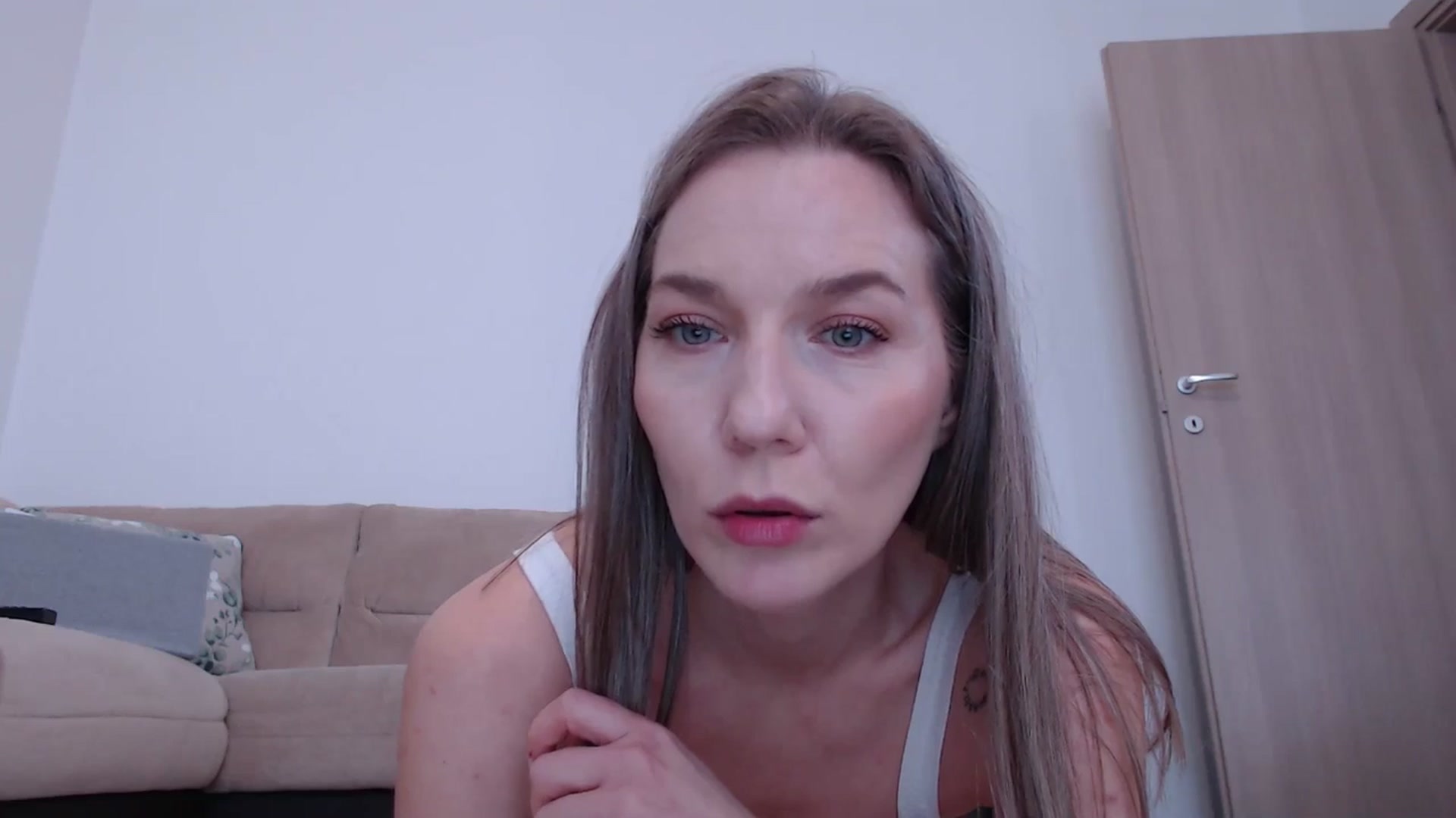 Gallery image thumbnail from AnyaHott's myfreecams stream on, 01/30/2026, 08:58 image 6 of 20