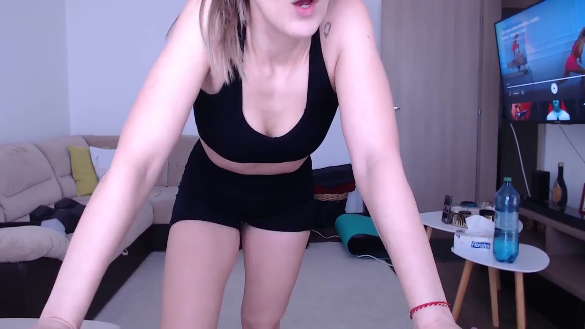 Gallery image thumbnail from AnyaHott's myfreecams stream on, 02/19/2026, 12:53 image 17 of 20