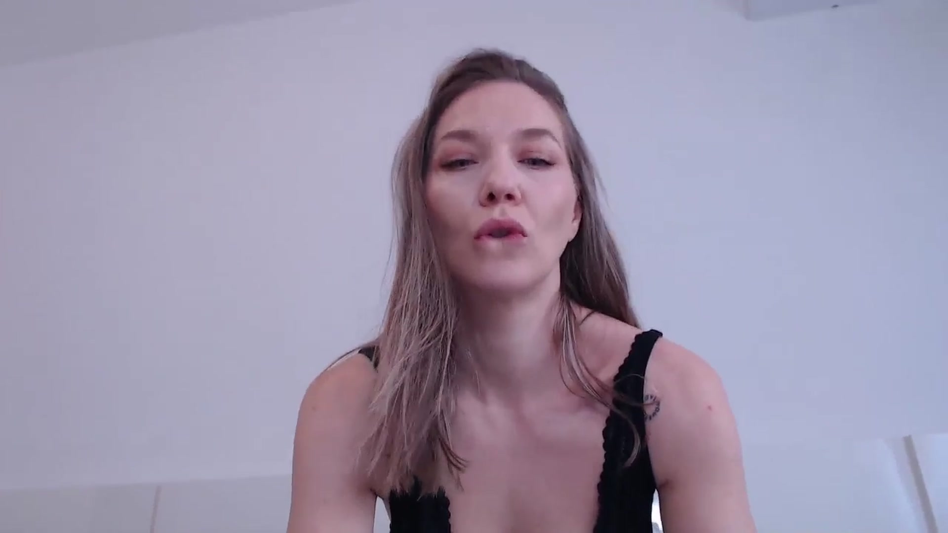 Gallery image thumbnail from AnyaHott's myfreecams stream on, 03/24/2026, 06:45 image 15 of 20