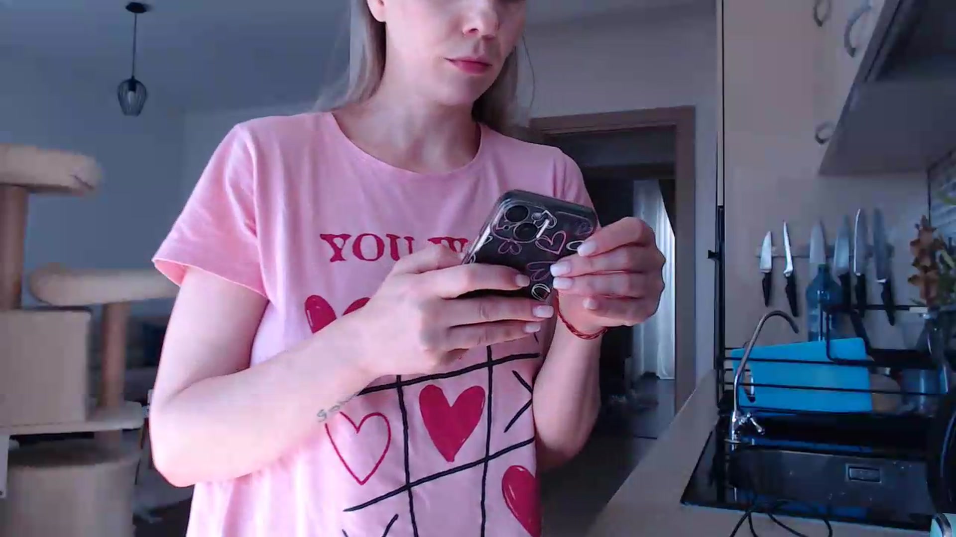 Gallery image thumbnail from AnyaHott's myfreecams stream on, 05/15/2026, 07:59 image 19 of 20