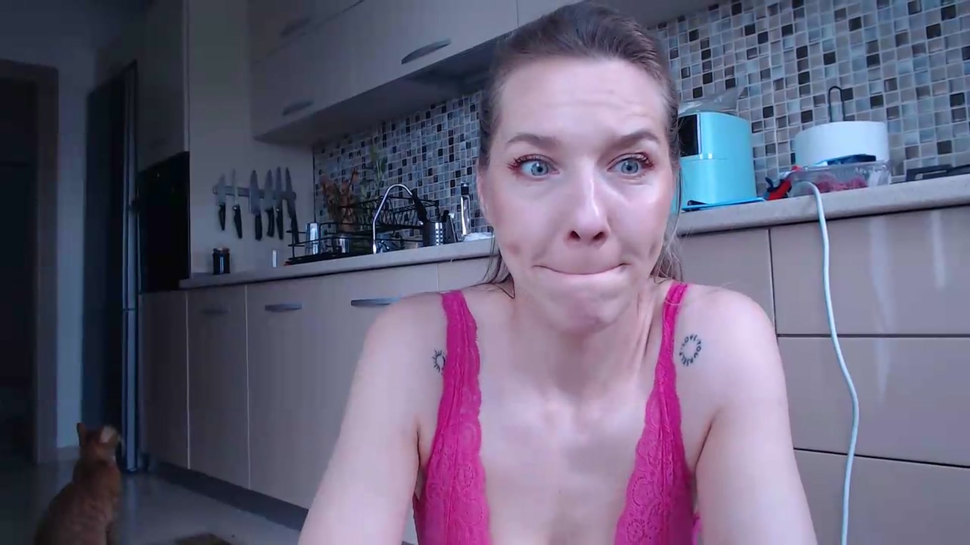 Gallery image thumbnail from AnyaHott's myfreecams stream on, 05/20/2026, 06:58 image 6 of 20