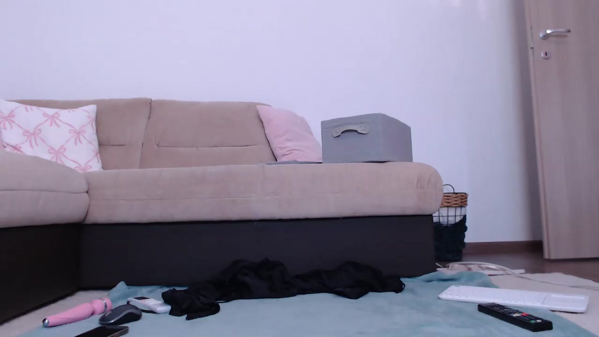 Gallery image thumbnail from AnyaHott's myfreecams stream on, 08/06/2026, 16:49 image 16 of 20