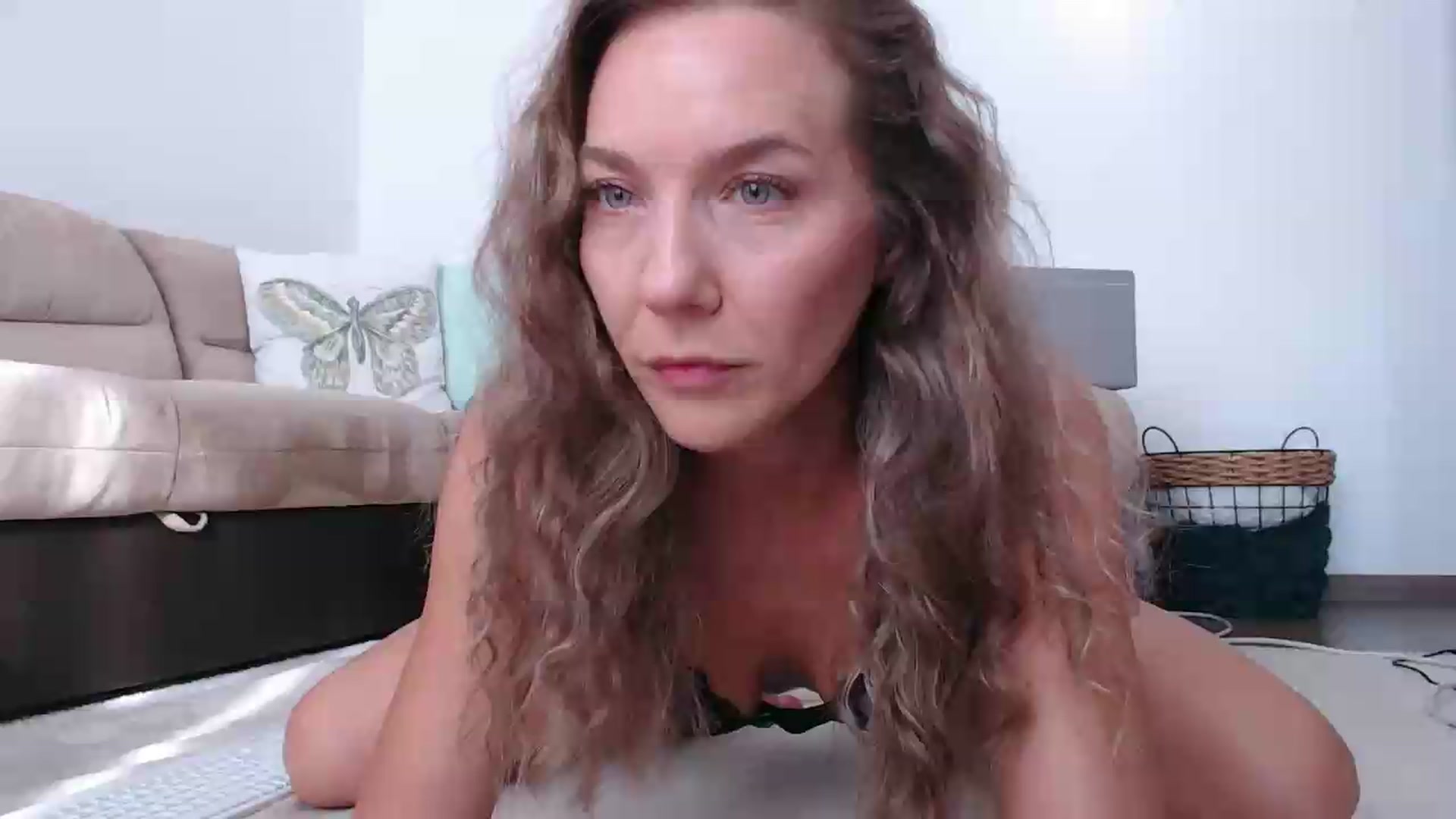 Gallery image thumbnail from AnyaHott's myfreecams stream on, 08/20/2026, 05:57 image 1 of 20