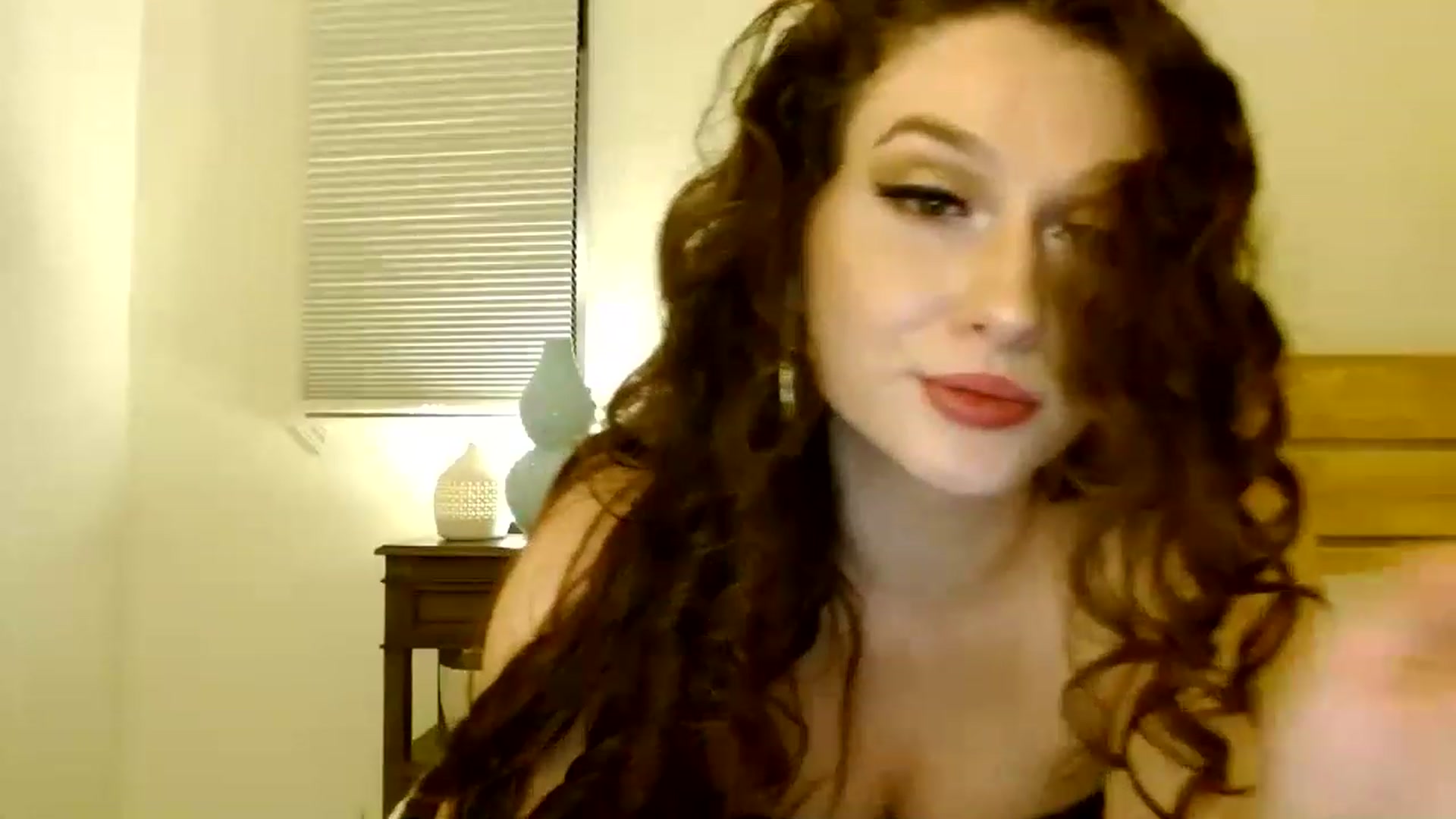 Gallery image thumbnail from AnyaLala's myfreecams stream on, 12/03/2022, 10:52 image 17 of 20