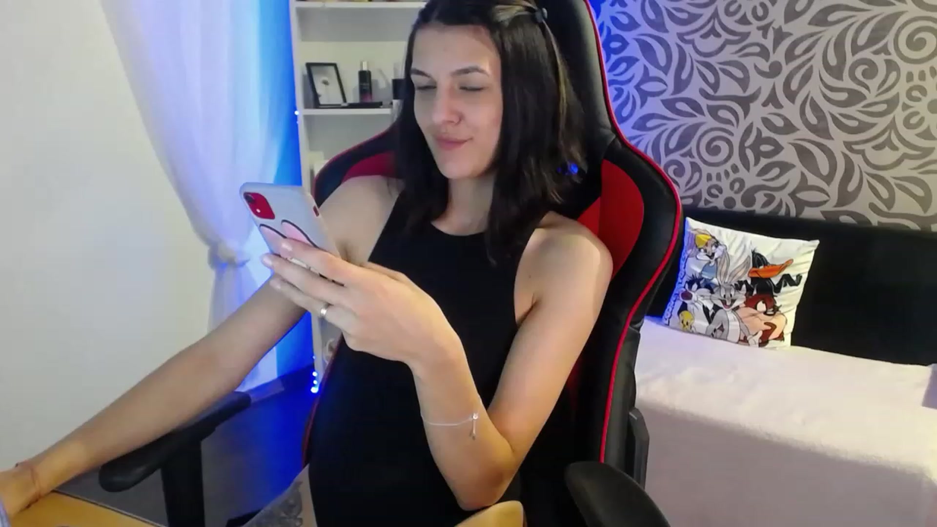 Gallery image thumbnail from AnyaLuv777's myfreecams stream on, 01/03/2023, 21:43 image 15 of 20