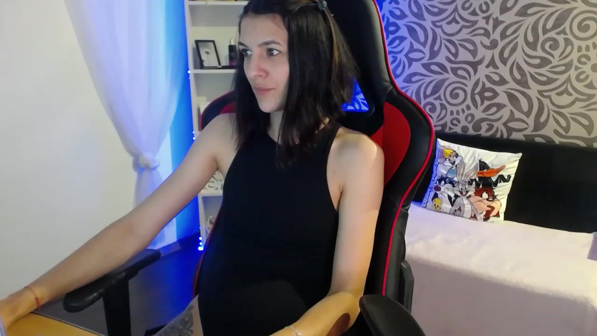 Gallery image thumbnail from AnyaLuv777's myfreecams stream on, 01/03/2023, 21:43 image 10 of 20