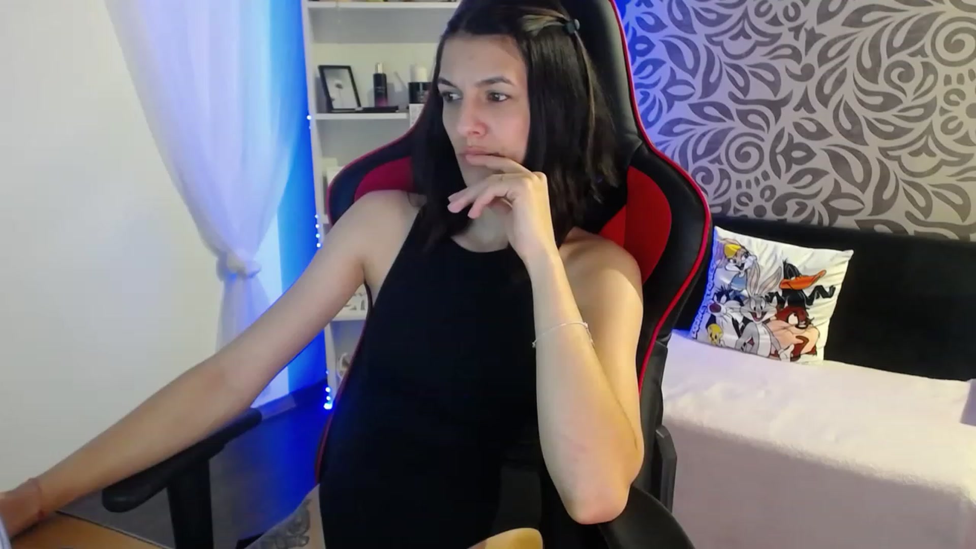 Gallery image thumbnail from AnyaLuv777's myfreecams stream on, 01/03/2023, 21:43 image 19 of 20