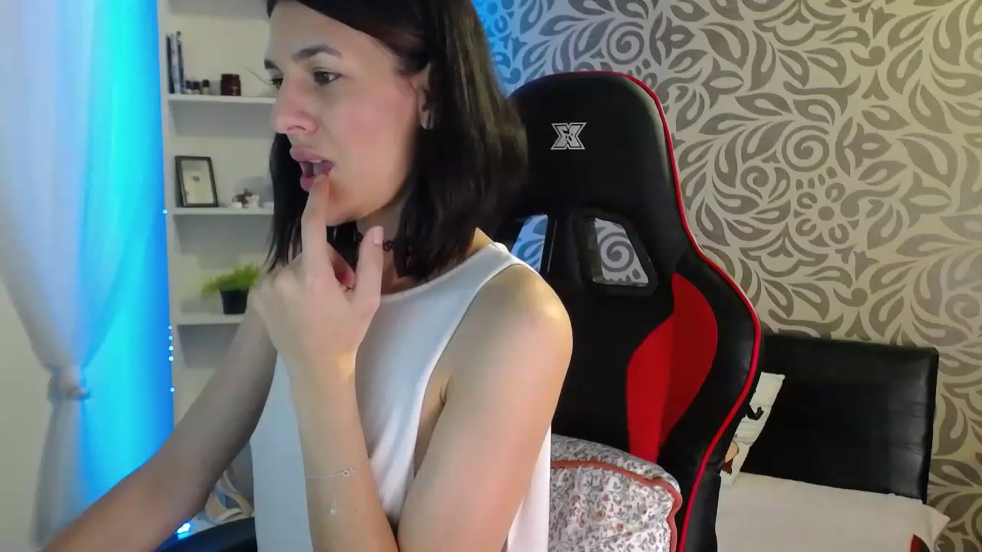 Gallery image thumbnail from AnyaLuv777's myfreecams stream on, 01/30/2023, 06:10 image 19 of 20